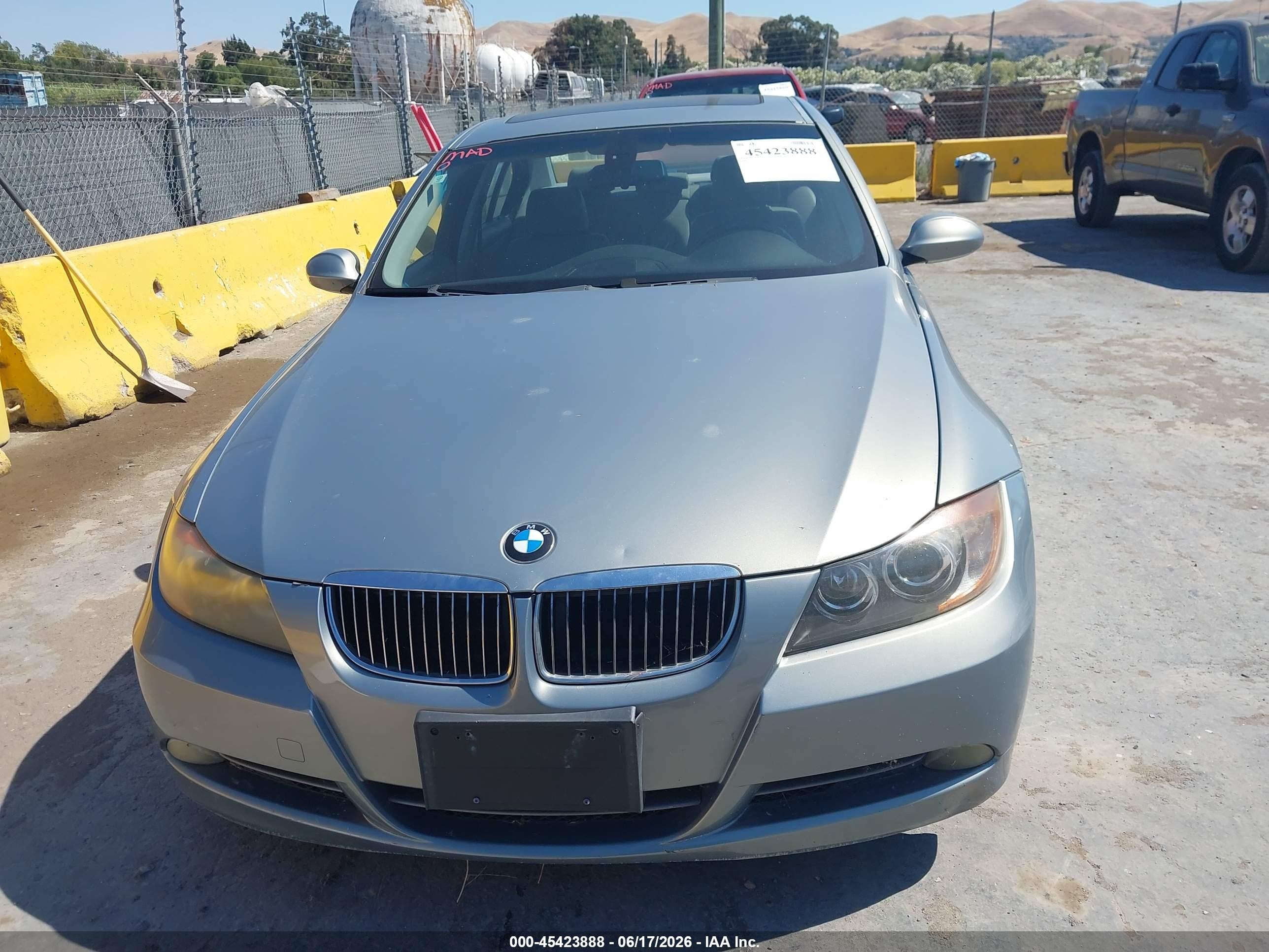 2006 BMW 3 Series VIN WBAVB33546KR72686 IAAI salvage auction — Normal Wear, Clear - Dealer Only (California), sold $375 on 2026-07-09 (photo 6)