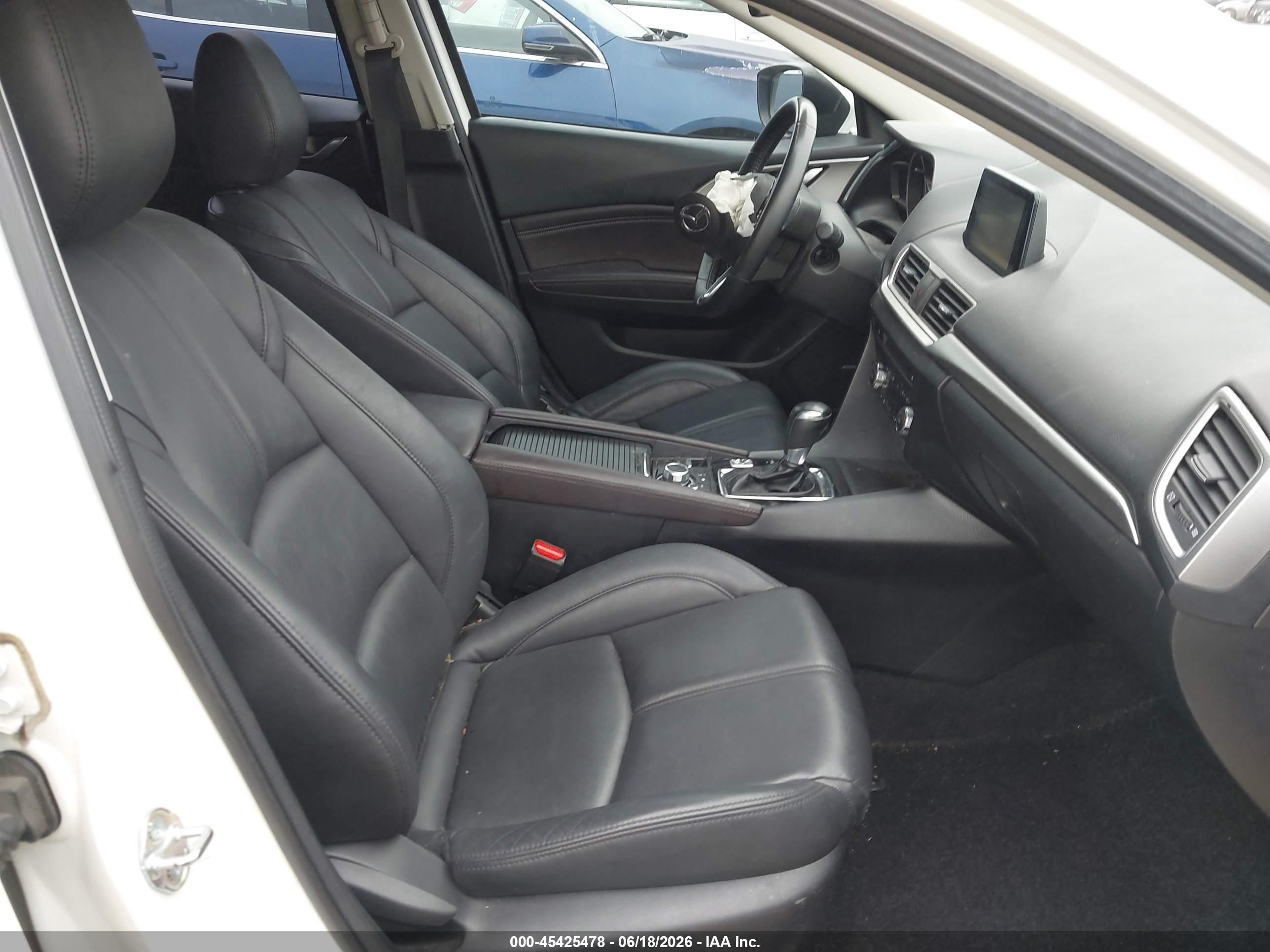 2018 Mazda 3 VIN 3MZBN1L32JM274673 IAAI salvage auction — Unknown, Salvage (California), sold $2,200 on 2026-09-26 (photo 5)