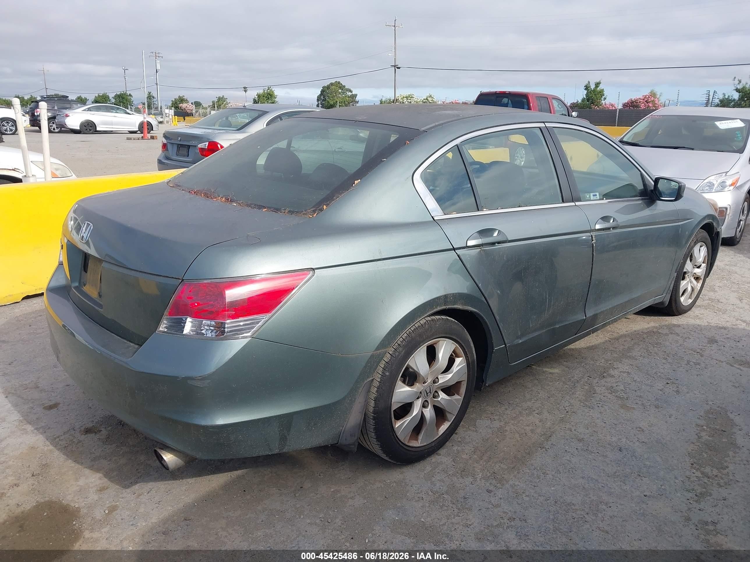2008 Honda Accord VIN JHMCP26708C003370 IAAI salvage auction — Normal Wear, App For Dup Salv Title - Dealer (California), sold $500 on 2026-07-09 (photo 4)