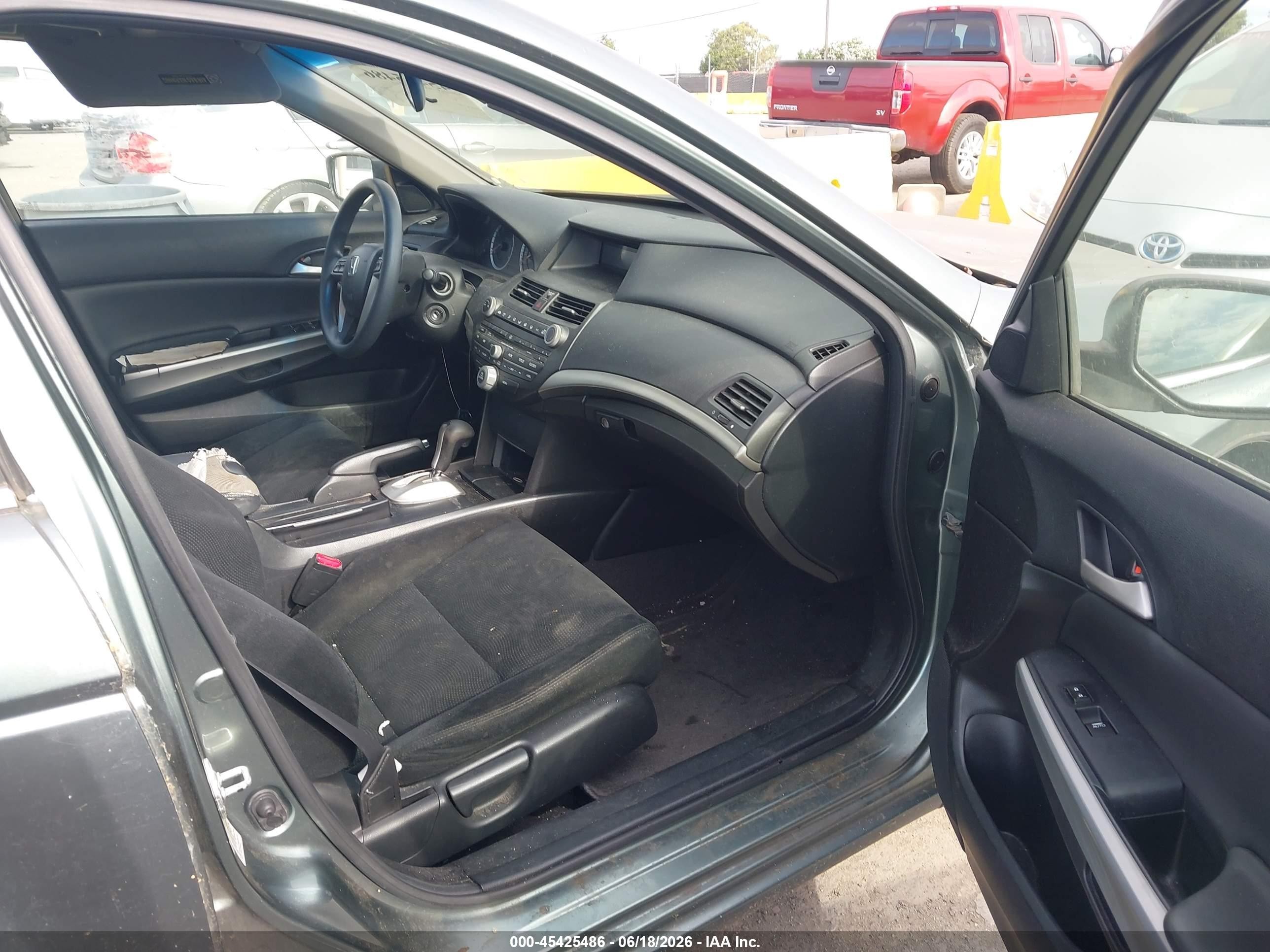 2008 Honda Accord VIN JHMCP26708C003370 IAAI salvage auction — Normal Wear, App For Dup Salv Title - Dealer (California), sold $500 on 2026-07-09 (photo 5)