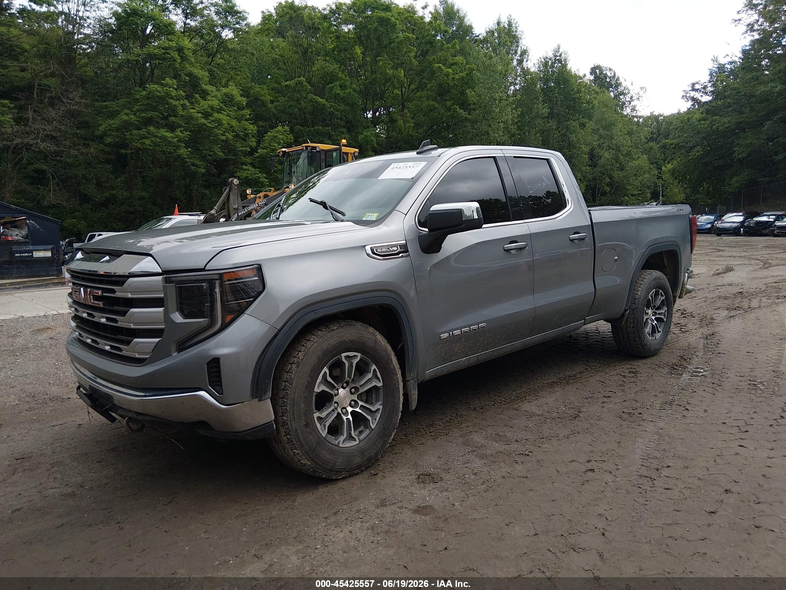 2023 Gmc SIERRA VIN 1GTRUBED8PZ168333 IAAI salvage auction — Front End, Salvage (Vermont), sold $8,150 on 2026-09-17 (photo 2)