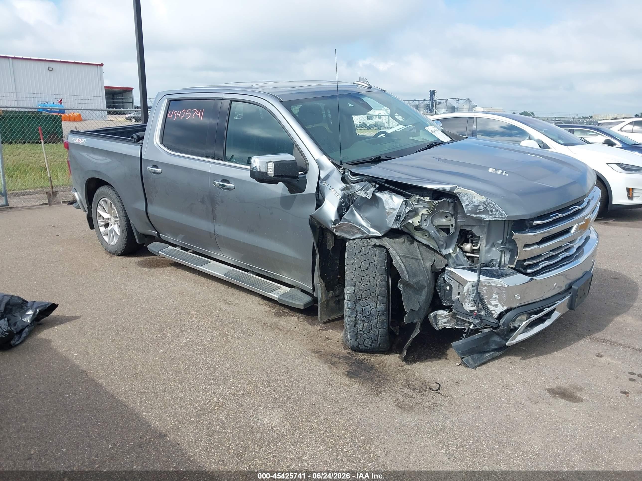 2019 Chevrolet Silverado 1500 VIN 3GCUYGEL6KG300985 — IAAI salvage auction photo