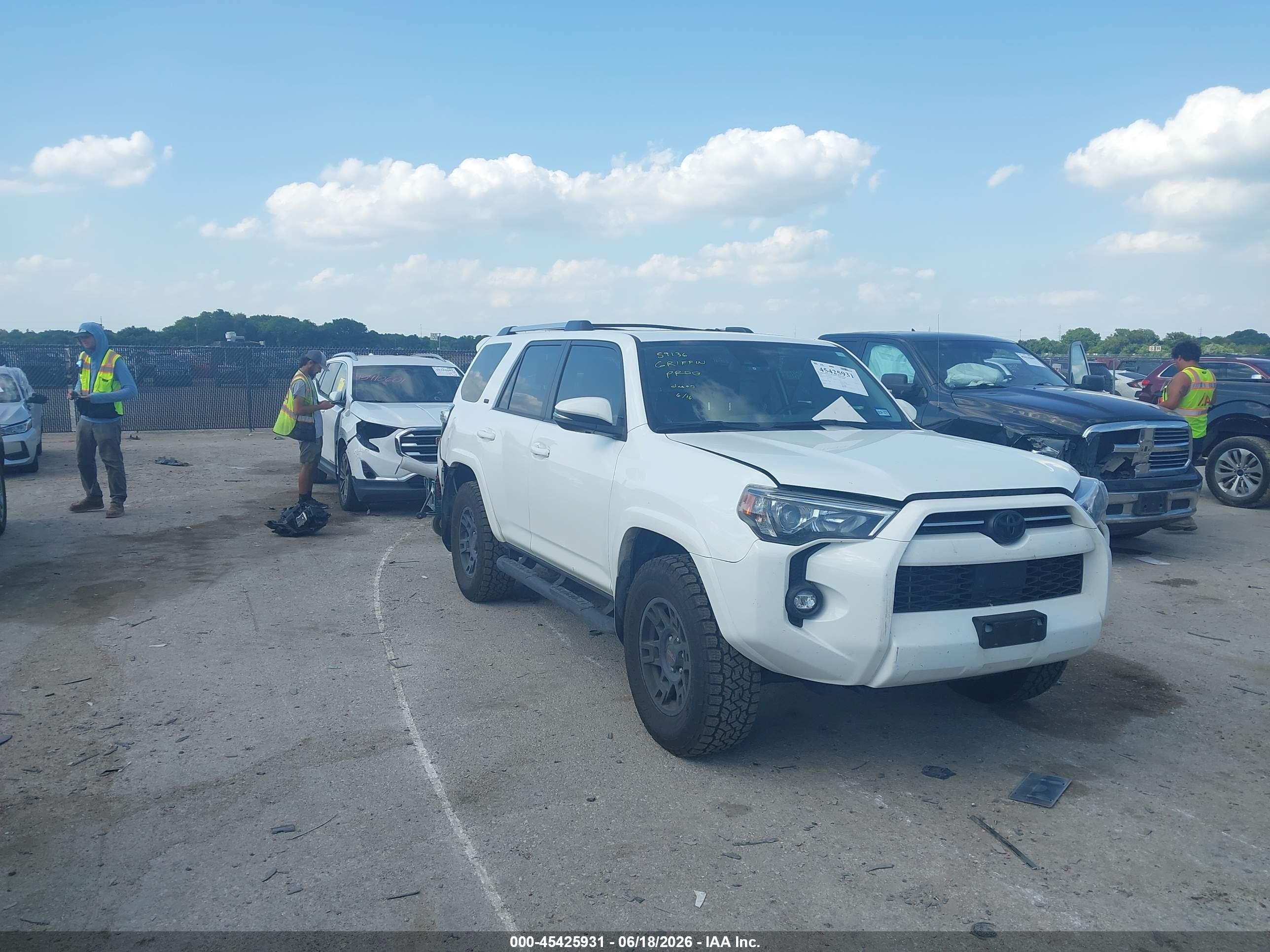 2024 Toyota 4Runner VIN JTENU5JR3R6247006 — IAAI salvage auction photo