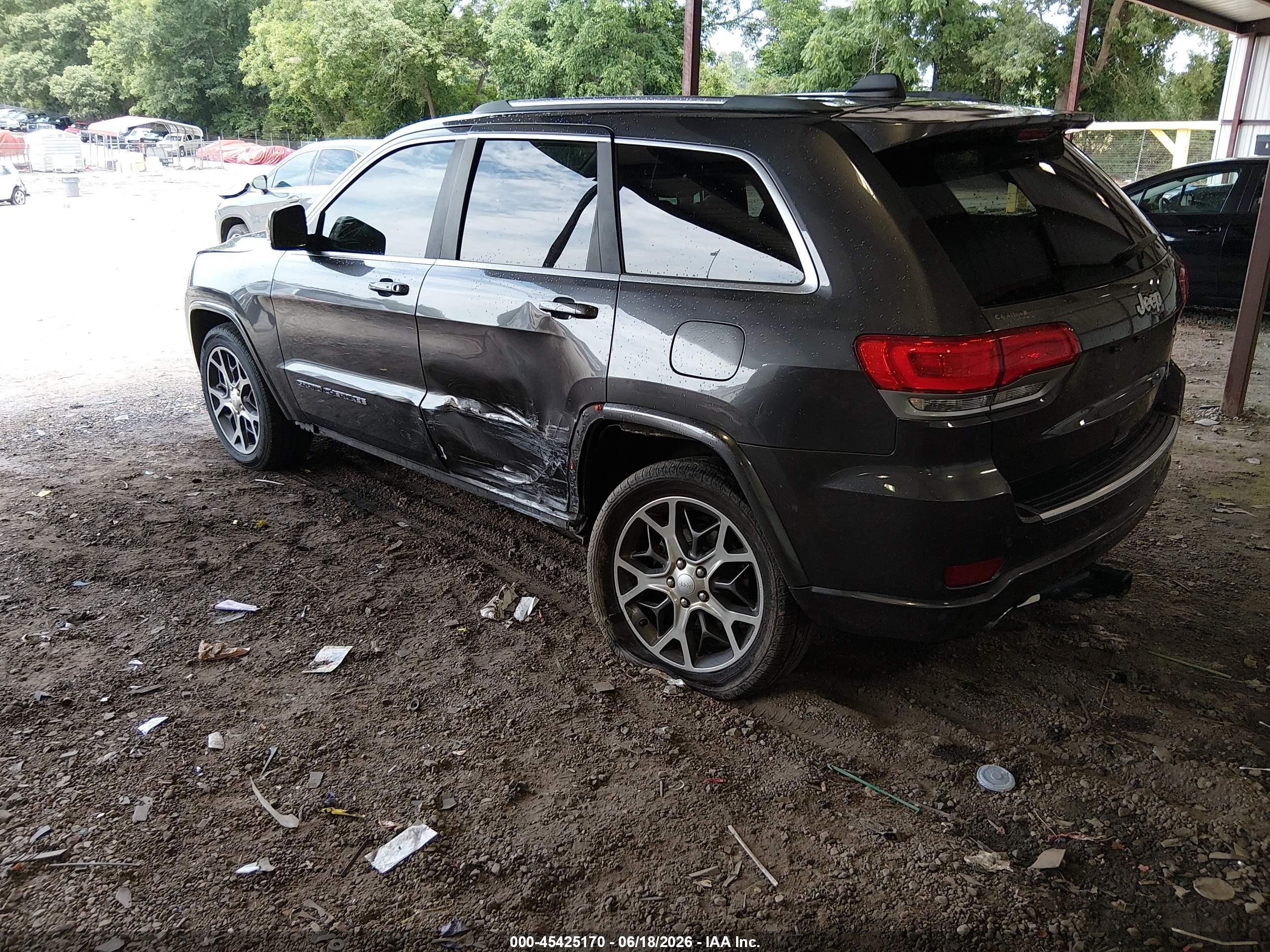 2018 Jeep Grand cherokee VIN 1C4RJEBG6JC113835 IAAI salvage auction — Side, Salvage (Georgia), sold $5,050 on 2026-09-04 (photo 3)