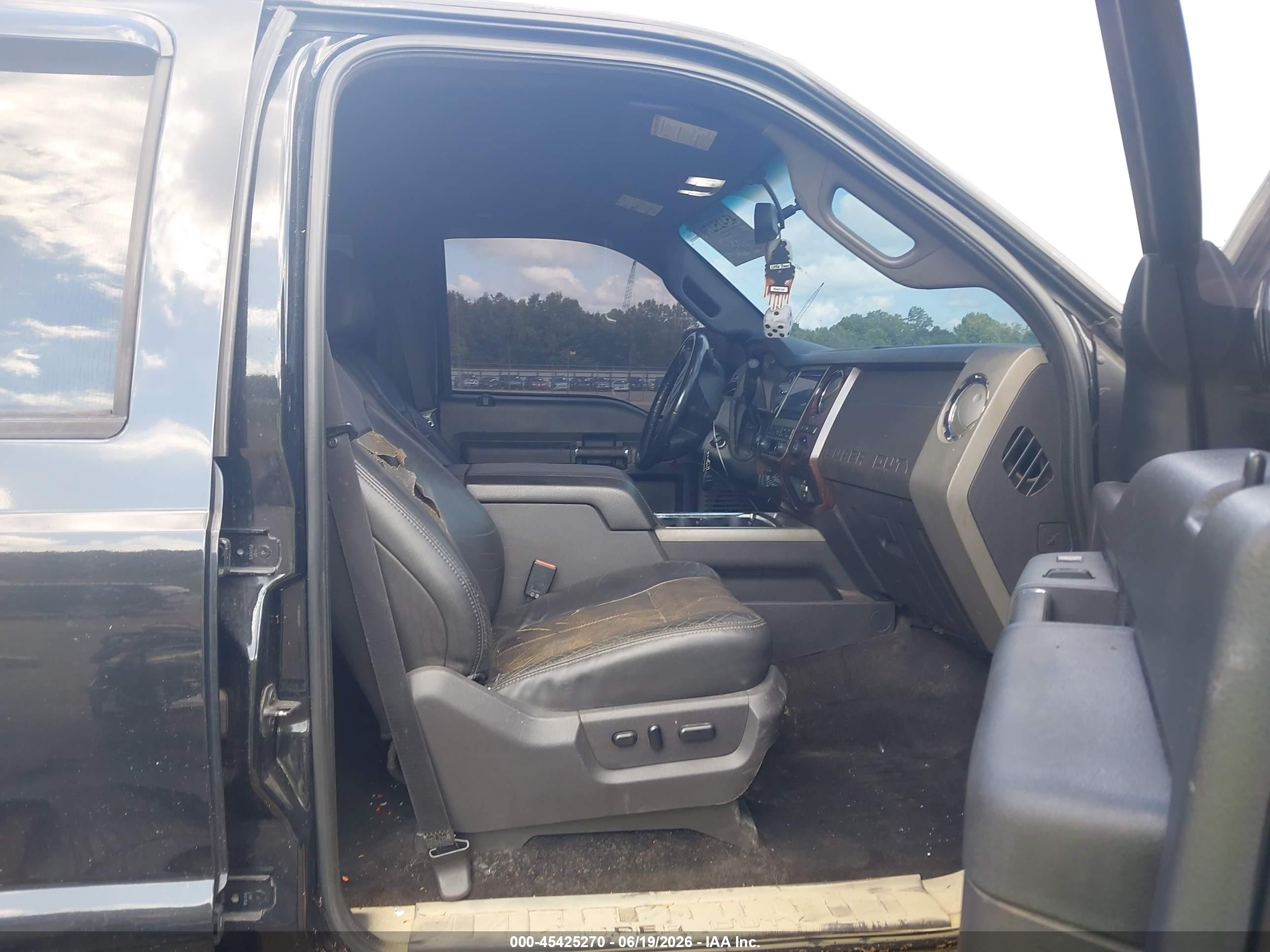 2011 Ford F-550 Super Duty VIN 1FT7W2BT1BEA06377 IAAI salvage auction — Water/Flood, Salvage (Tennessee), sold $5,700 on 2026-07-08 (photo 5)