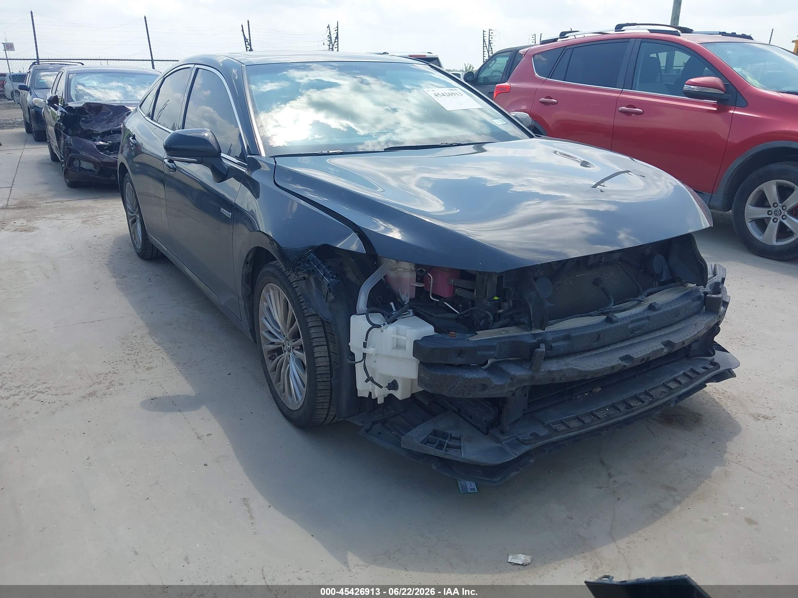 2019 Toyota Avalon Hybrid VIN 4T1B21FB5KU001296 — IAAI salvage auction photo