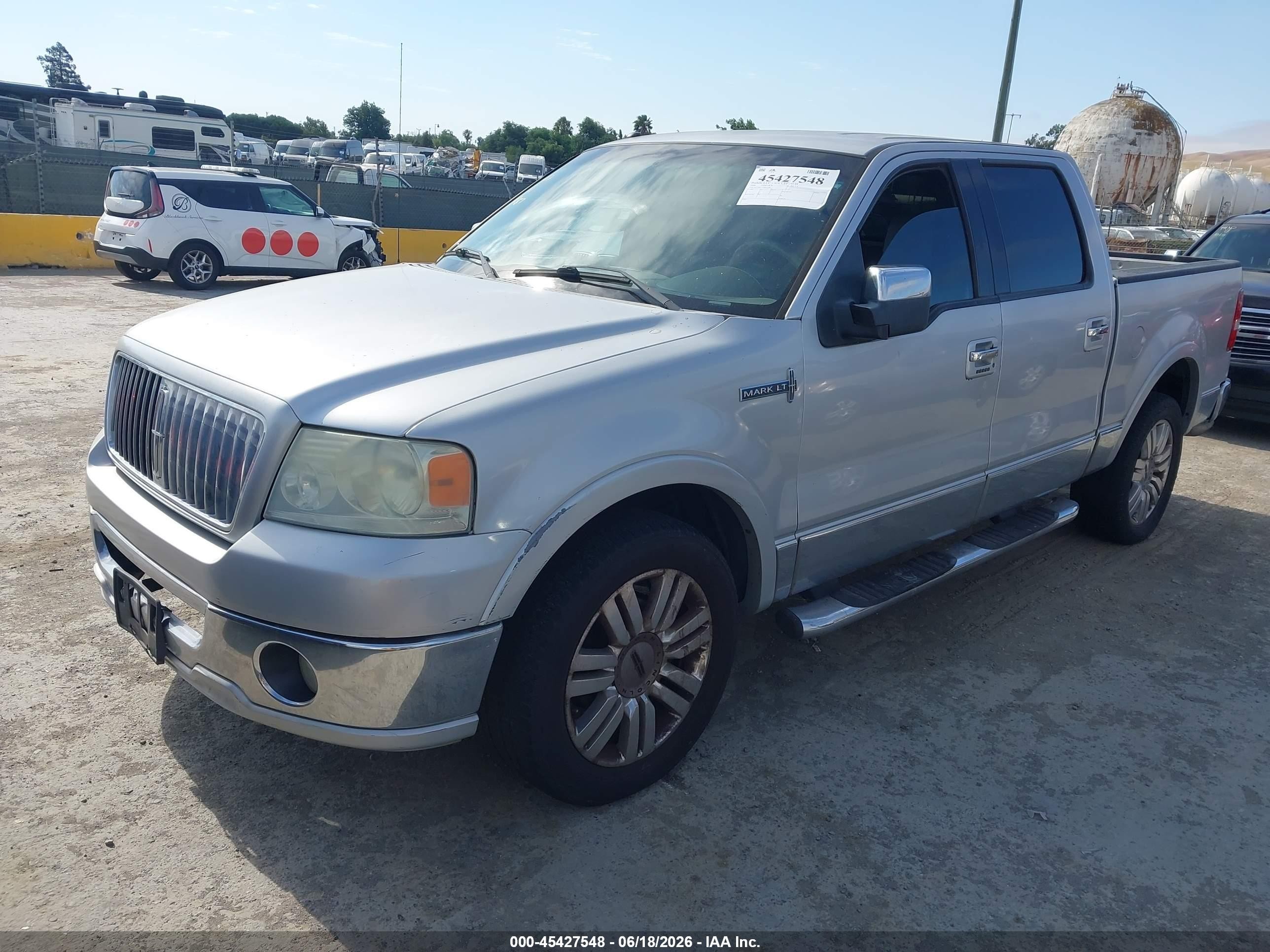 2006 Lincoln Mark Series VIN 5LTPW16526FJ22383 IAAI salvage auction — Normal Wear, Clear - Dealer Only (California), sold $650 on 2026-07-09 (photo 2)