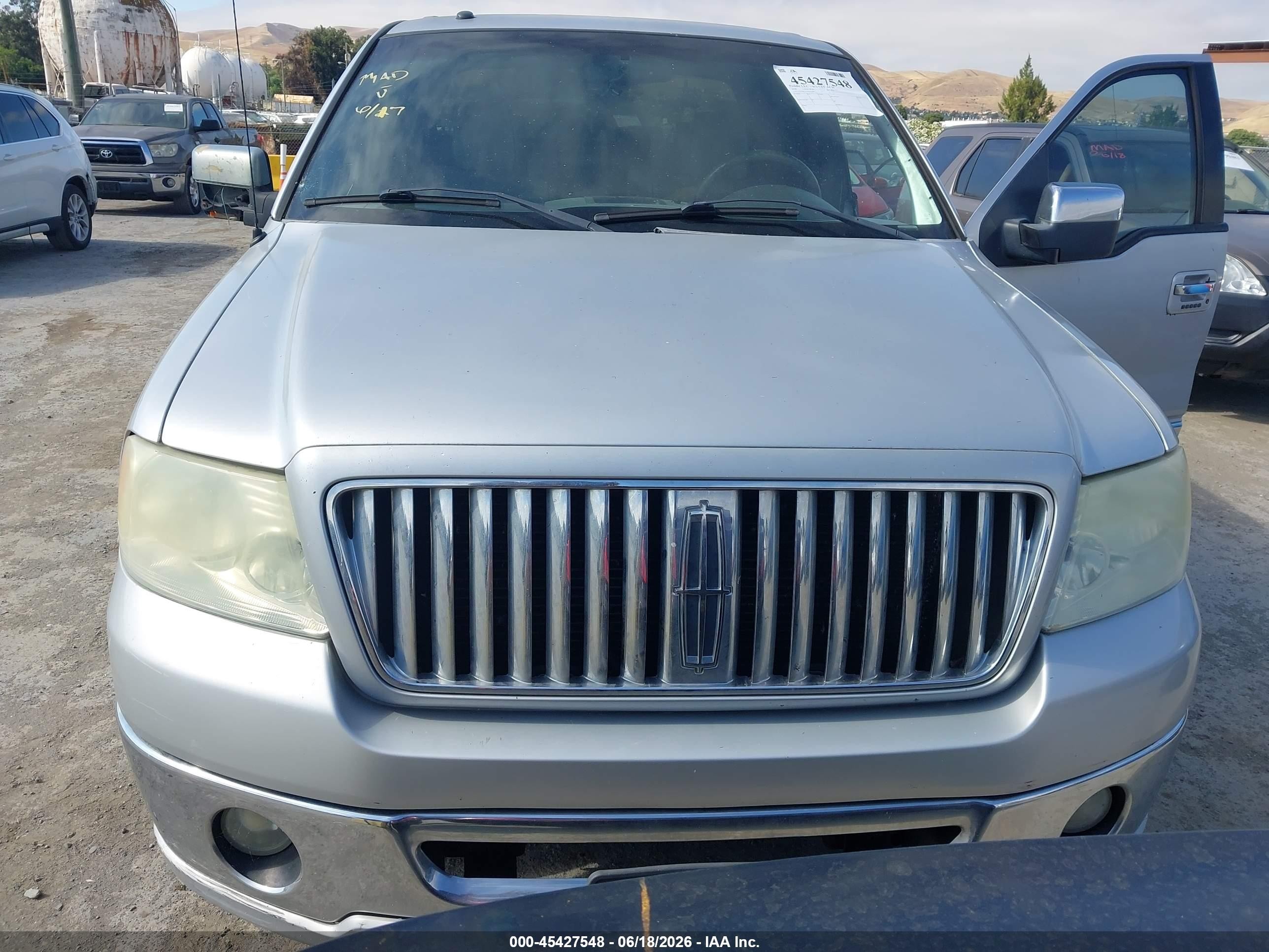 2006 Lincoln Mark Series VIN 5LTPW16526FJ22383 IAAI salvage auction — Normal Wear, Clear - Dealer Only (California), sold $650 on 2026-07-09 (photo 6)