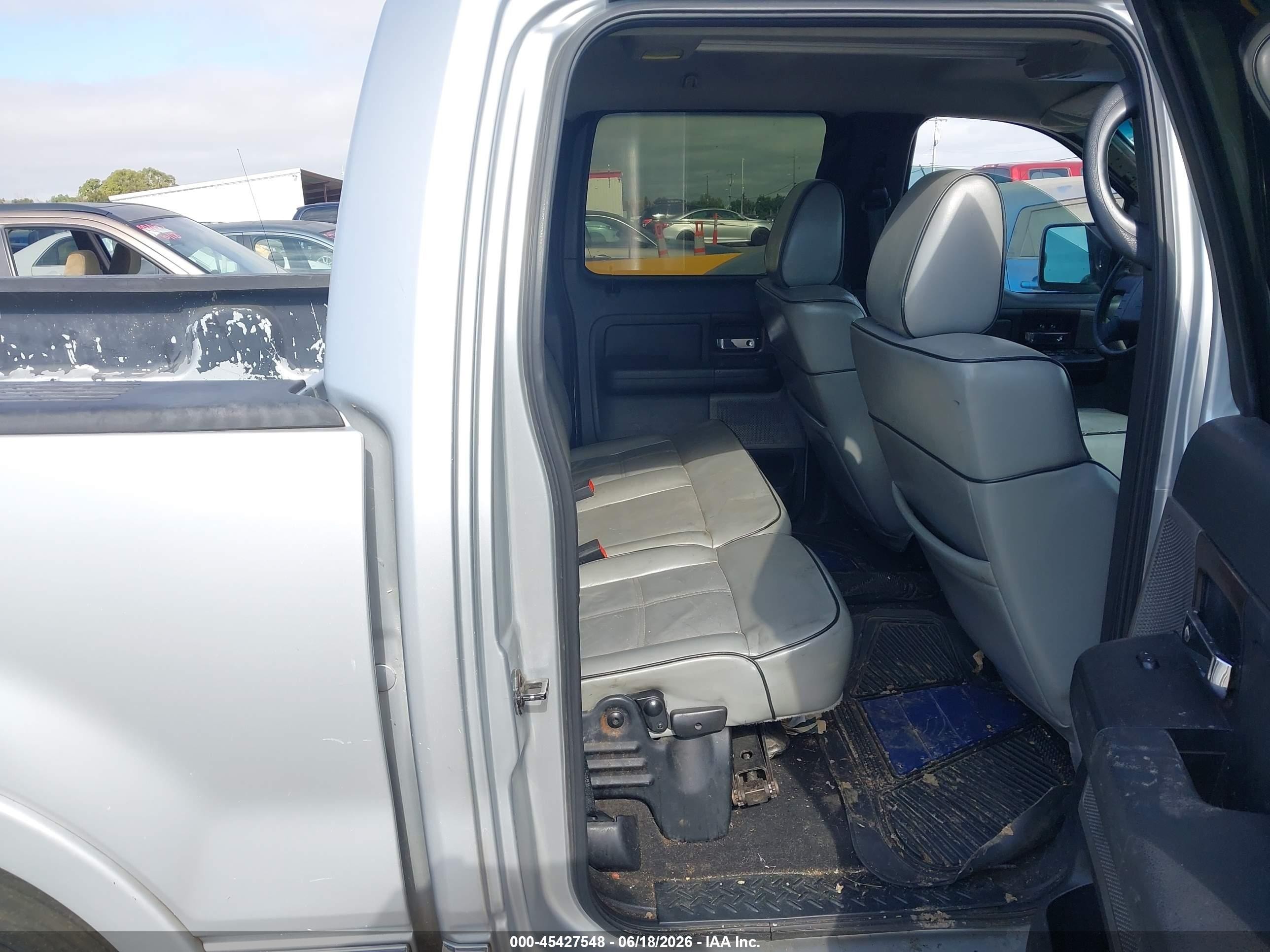 2006 Lincoln Mark Series VIN 5LTPW16526FJ22383 IAAI salvage auction — Normal Wear, Clear - Dealer Only (California), sold $650 on 2026-07-09 (photo 8)
