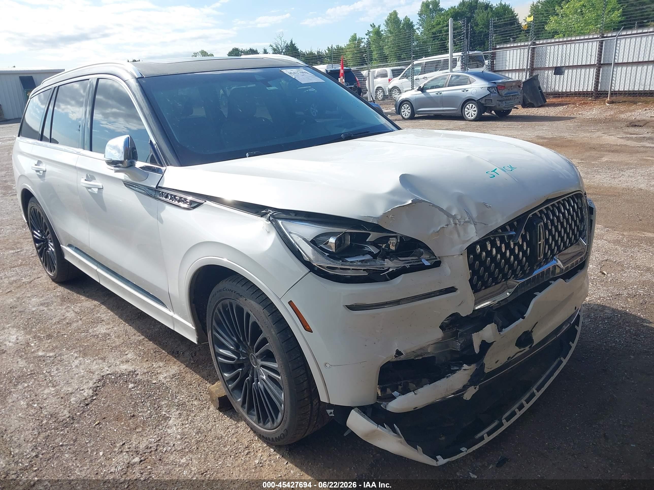 2020 Lincoln Aviator VIN 5LM5J9XC4LGL04914 IAAI salvage auction — Front End, Wait Title, sold $7,800 on 2026-09-21 (photo 1)