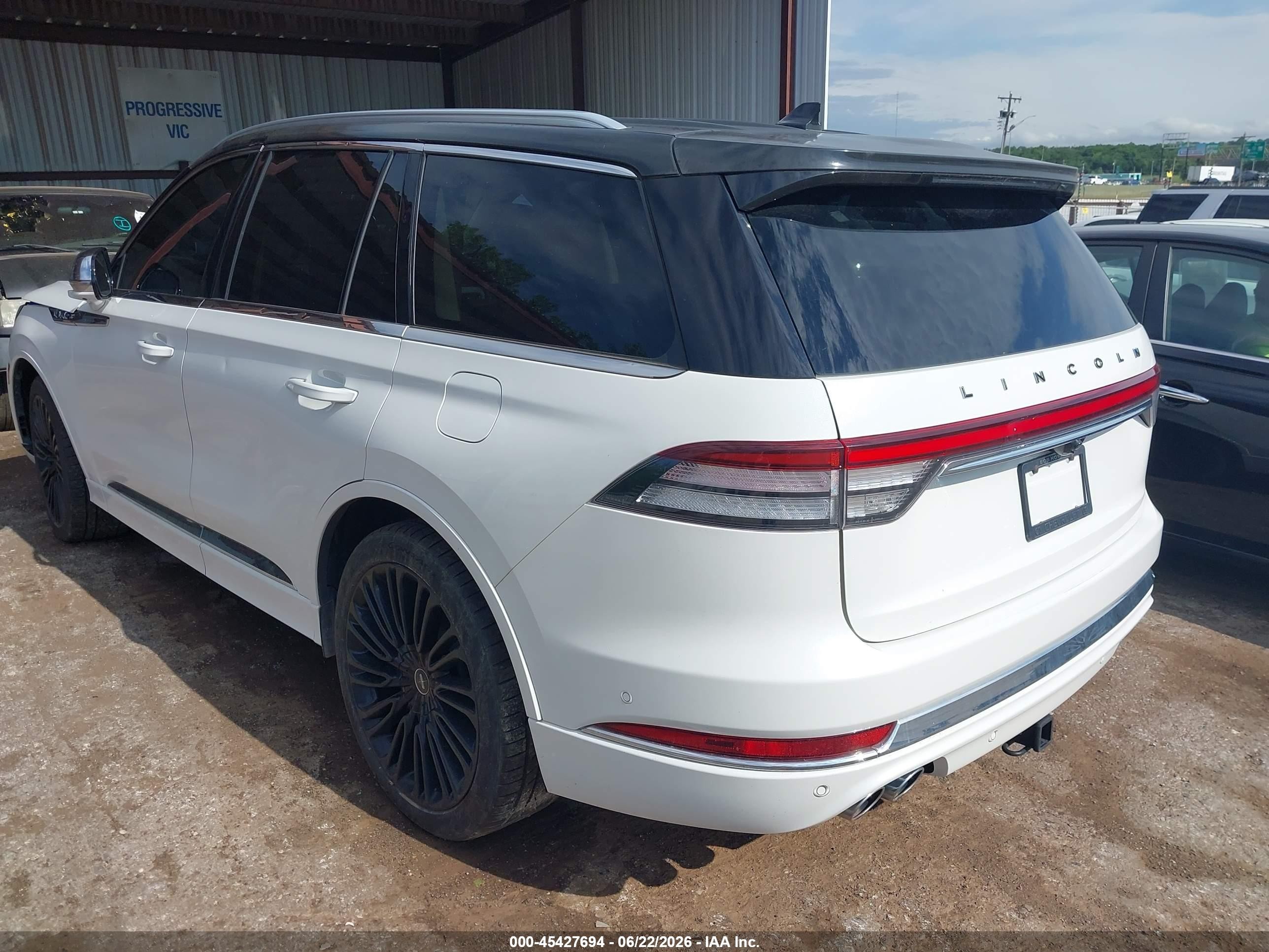 2020 Lincoln Aviator VIN 5LM5J9XC4LGL04914 IAAI salvage auction — Front End, Wait Title, sold $7,800 on 2026-09-21 (photo 3)