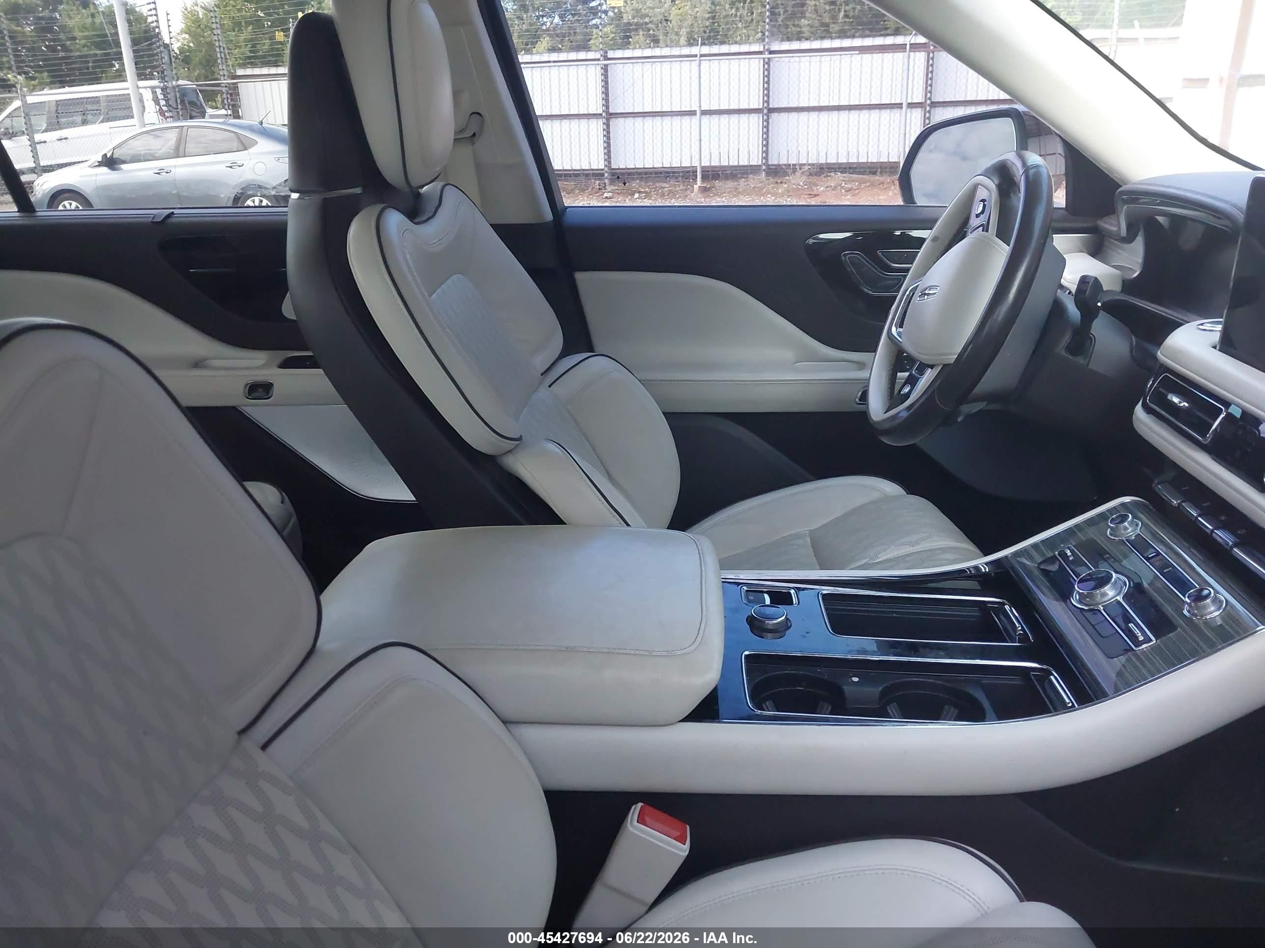 2020 Lincoln Aviator VIN 5LM5J9XC4LGL04914 IAAI salvage auction — Front End, Wait Title, sold $7,800 on 2026-09-21 (photo 5)