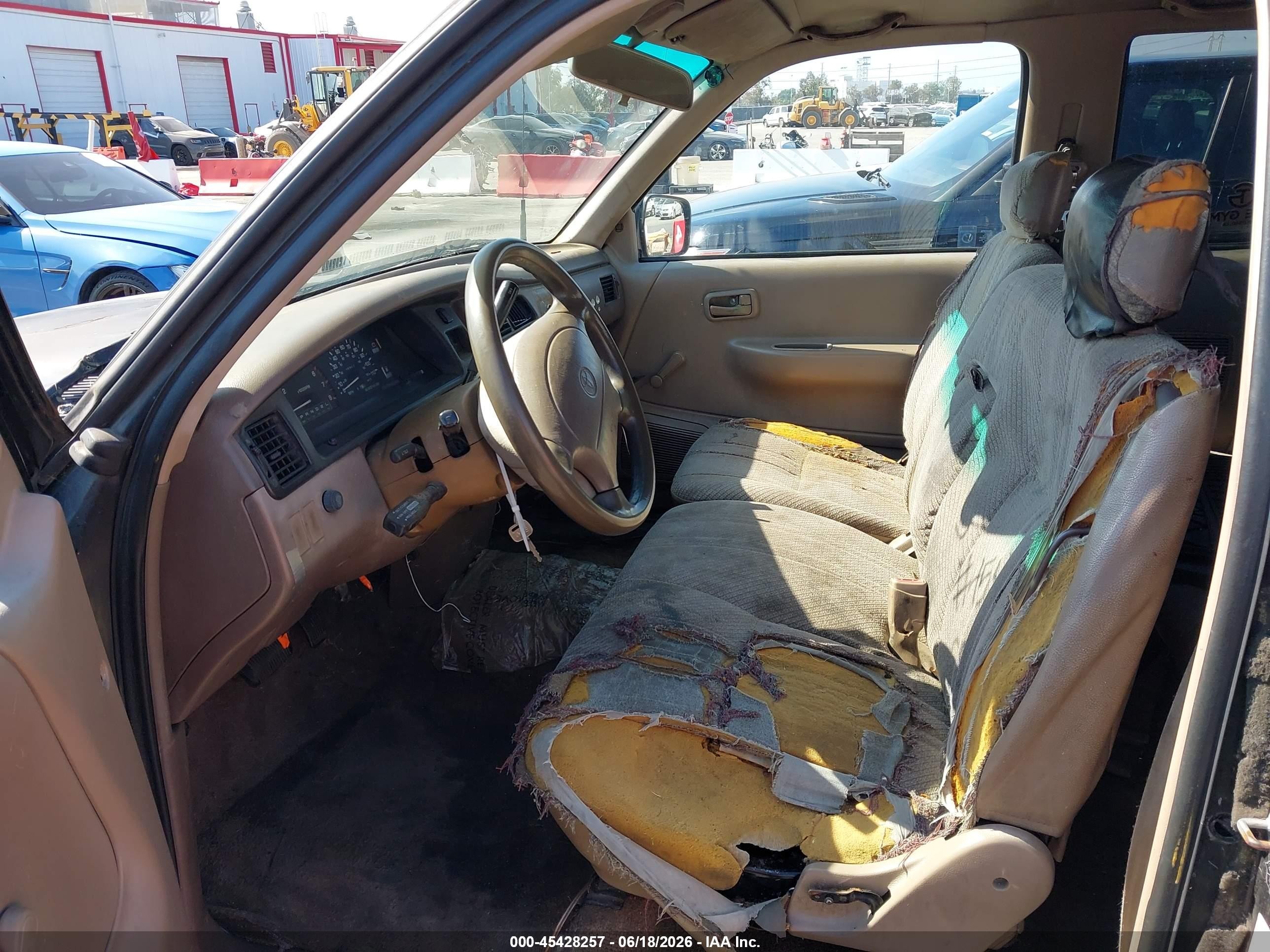 1996 Toyota T100 VIN JT4TN12D0T0016000 IAAI salvage auction — Normal Wear, Clear - Dealer Only (California), sold $400 on 2026-07-02 (photo 5)