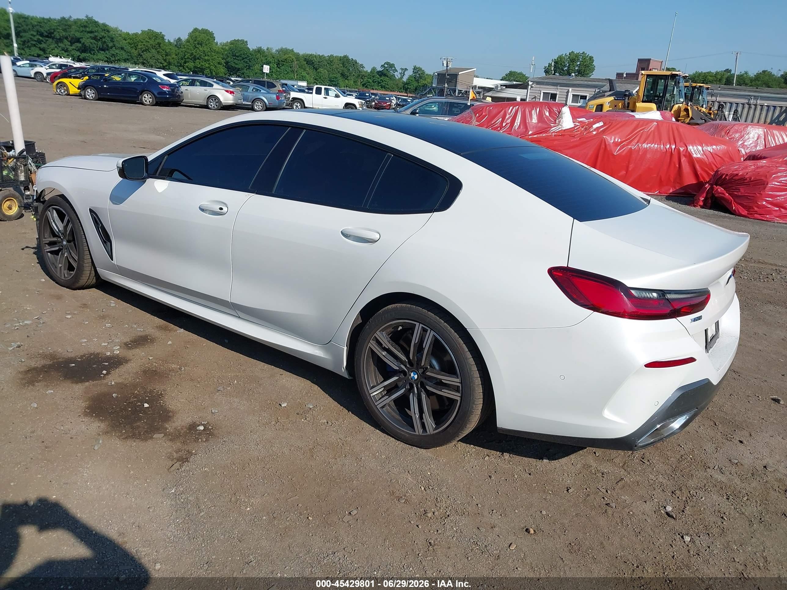 2022 BMW 8er VIN WBAGV4C08NCG91089 IAAI salvage auction — Front End, Salvage (New Jersey), sold $22,100 on 2026-08-15 (photo 3)