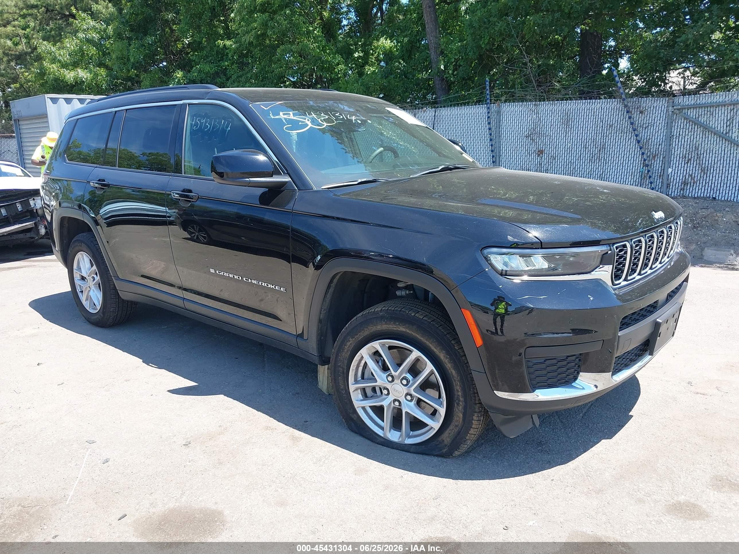 2025 Jeep Grand Cherokee L VIN 1C4RJKAGXS8646615 — IAAI salvage auction photo