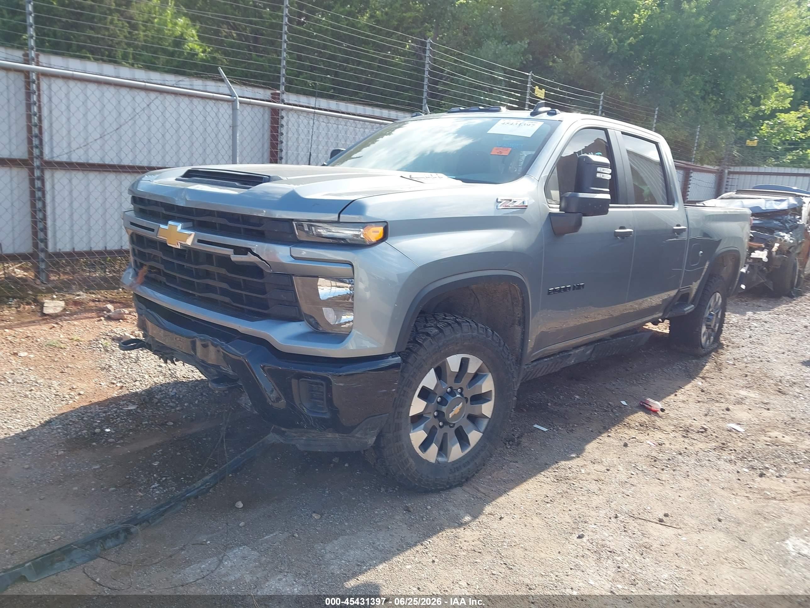 2024 Chevrolet Silverado VIN 2GC4YME79R1203526 IAAI salvage auction — Front End, Clear (Oklahoma), sold $10,100 on 2026-09-09 (photo 2)