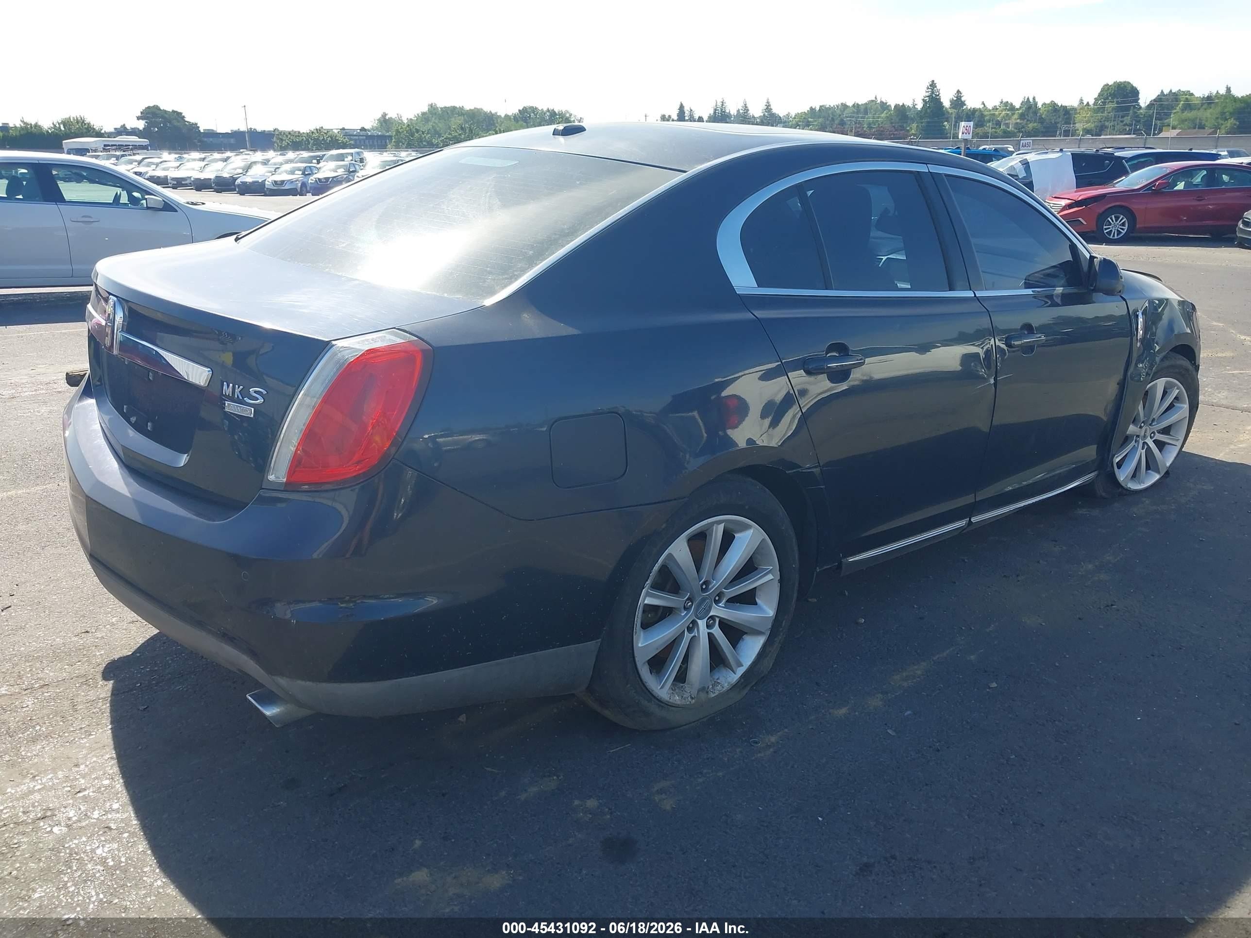 2009 Lincoln MKS VIN 1LNHM94RX9G608922 IAAI salvage auction — Front & Rear, Salvage (Oregon), sold $325 on 2026-07-09 (photo 4)