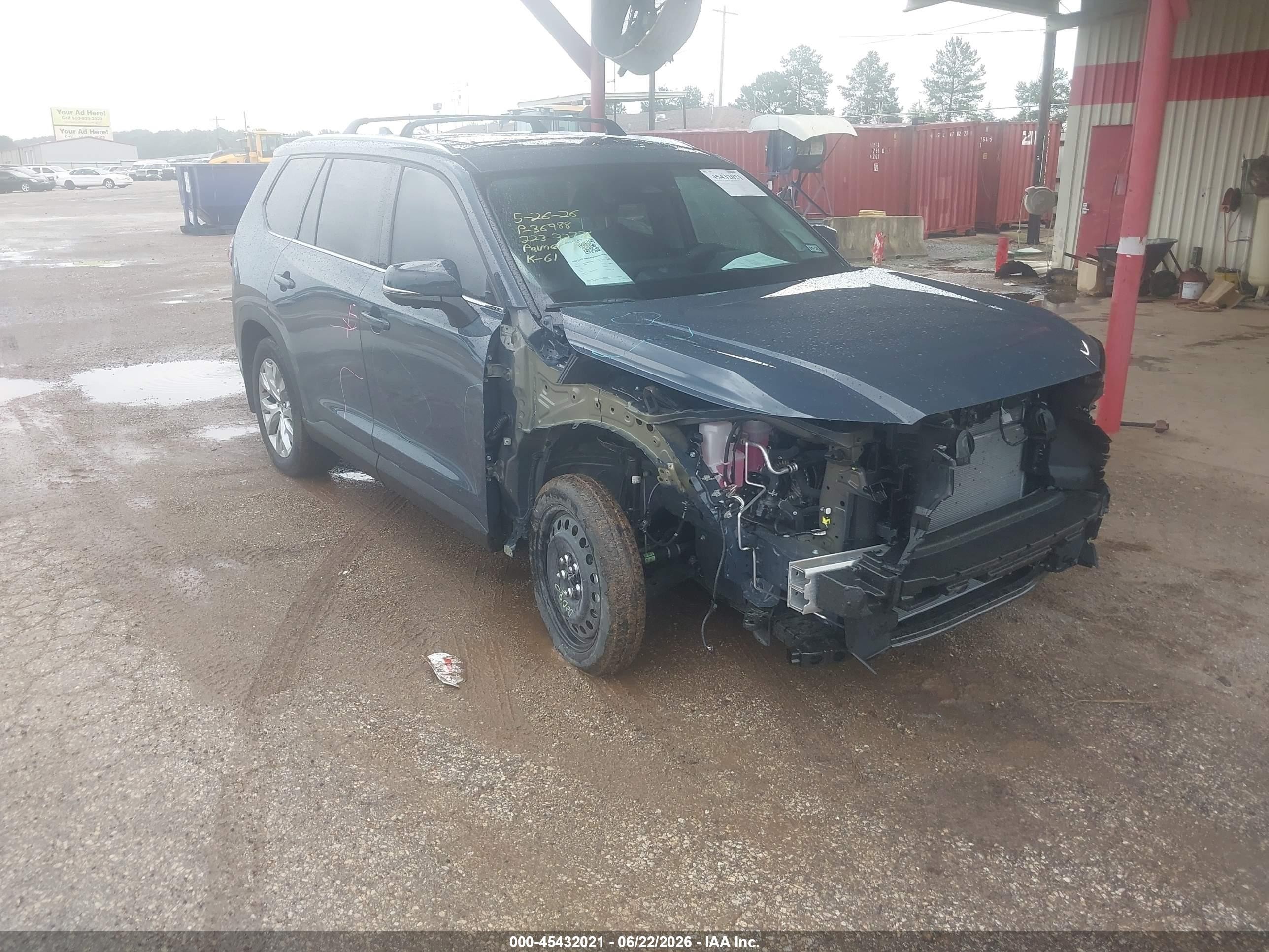 2026 Toyota Highlander VIN 5TDAAAB51TS124098 IAAI salvage auction — Front End, Original (Texas), sold $27,500 on 2026-09-13 (photo 1)