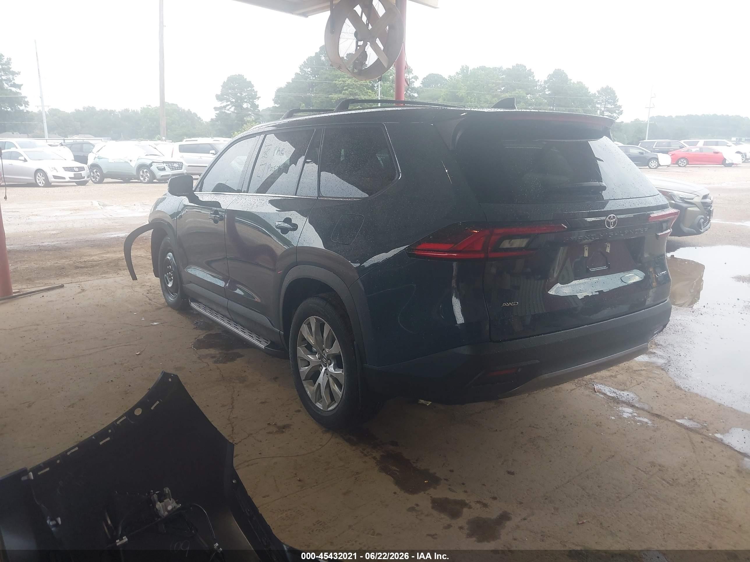 2026 Toyota Highlander VIN 5TDAAAB51TS124098 IAAI salvage auction — Front End, Original (Texas), sold $27,500 on 2026-09-13 (photo 3)