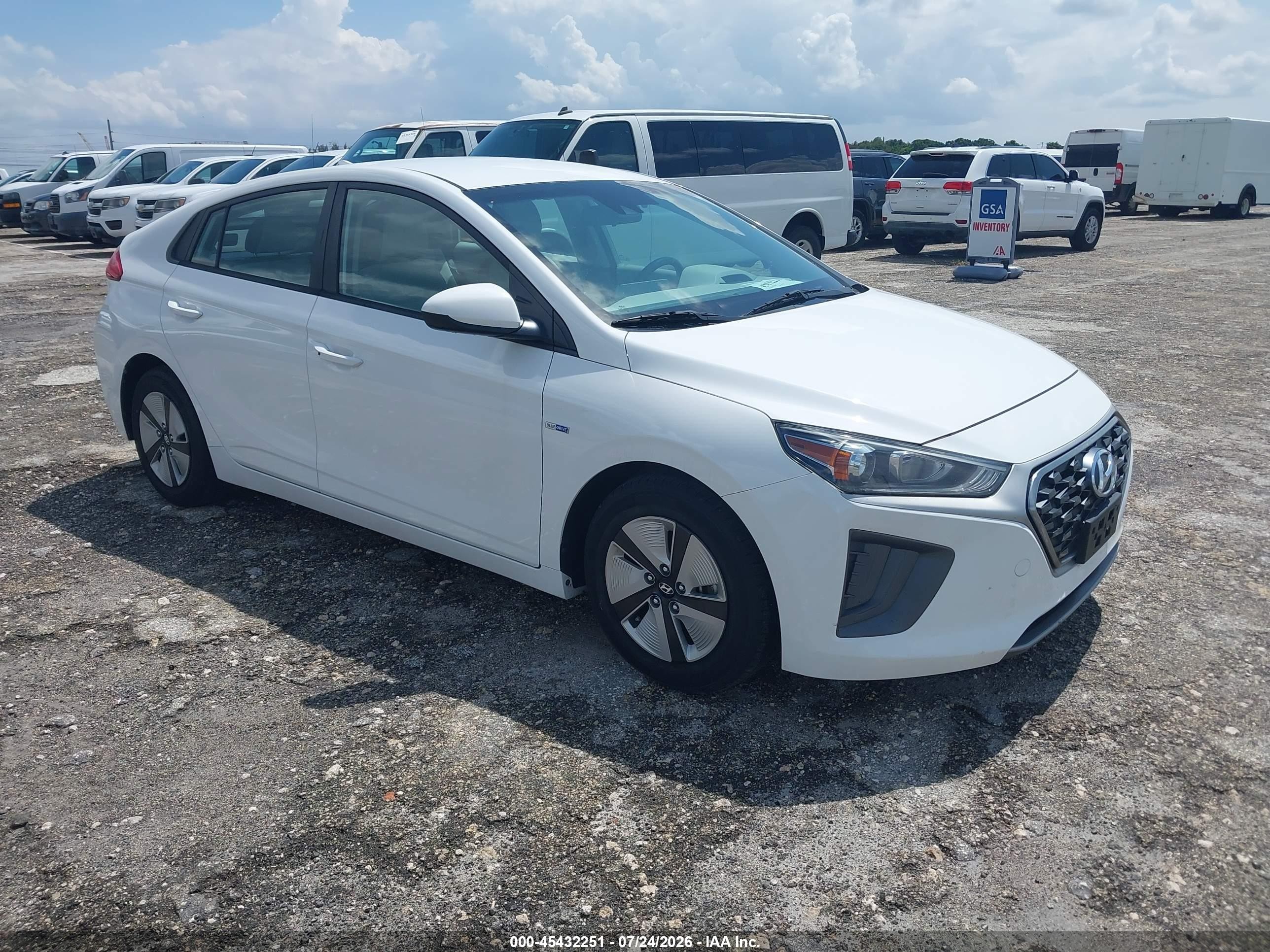 2020 Hyundai Ioniq Hybrid VIN KMHC65LC8LU233311 — IAAI salvage auction photo