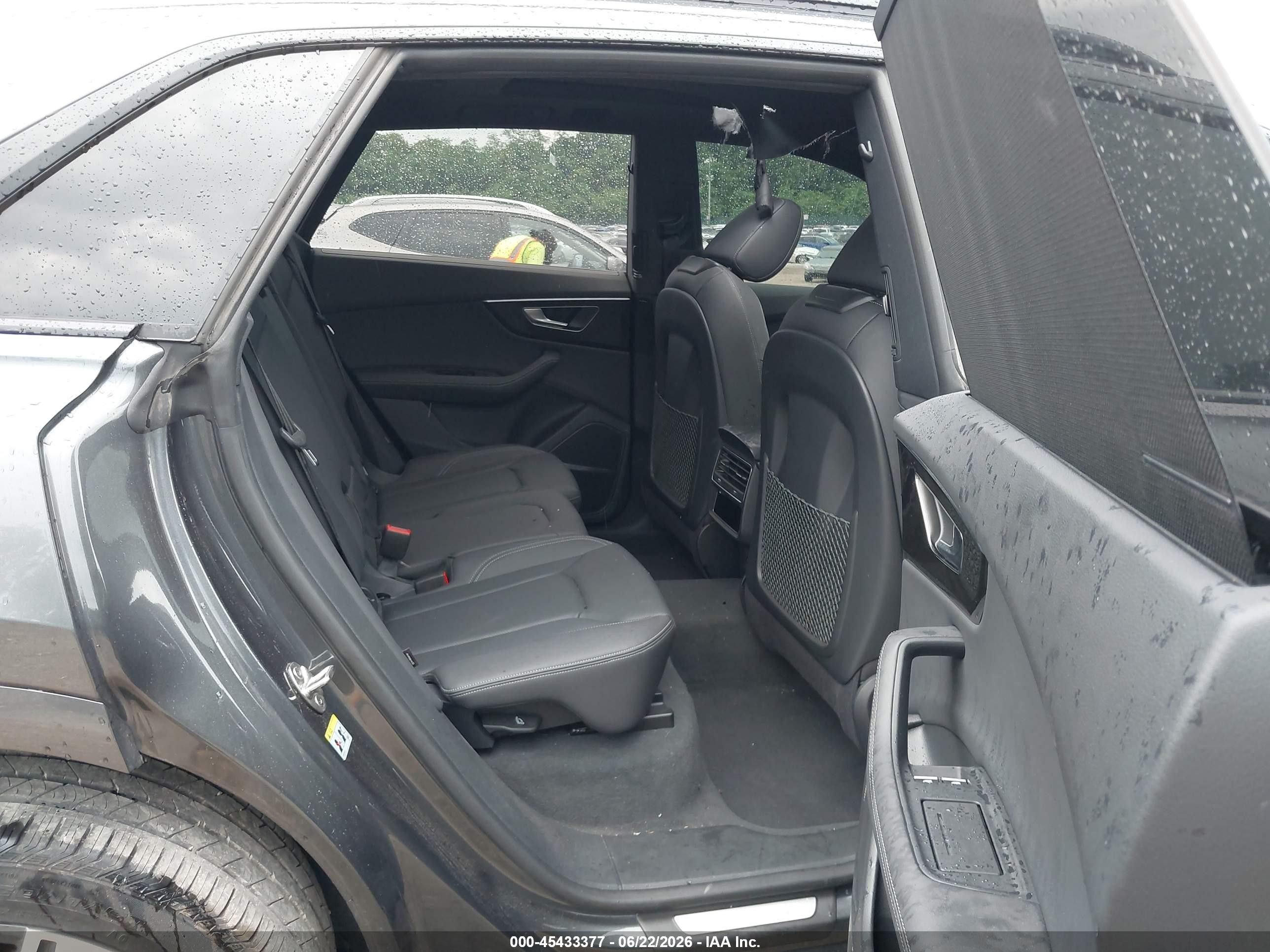 2025 Audi Q8 VIN WA1EVBF1XSD008342 IAAI salvage auction — Top/Roof, Mv-907A (New York), sold $36,325 on 2026-08-10 (photo 8)