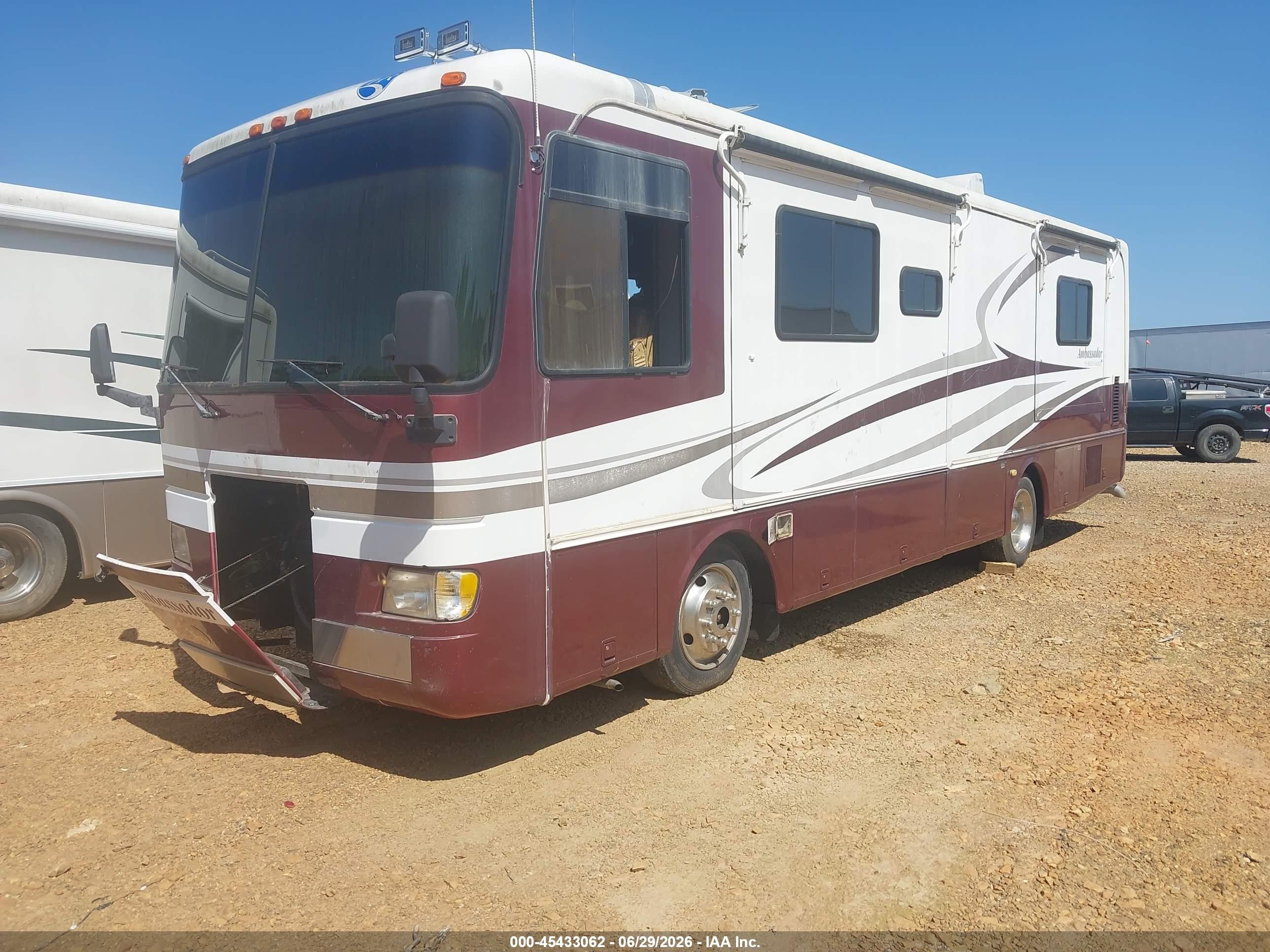 2002 Roadmaster rail Executive VIN 1RF12021521015989 IAAI salvage auction — Burn, Salvage (Georgia), sold $200 on 2026-10-03 (photo 2)