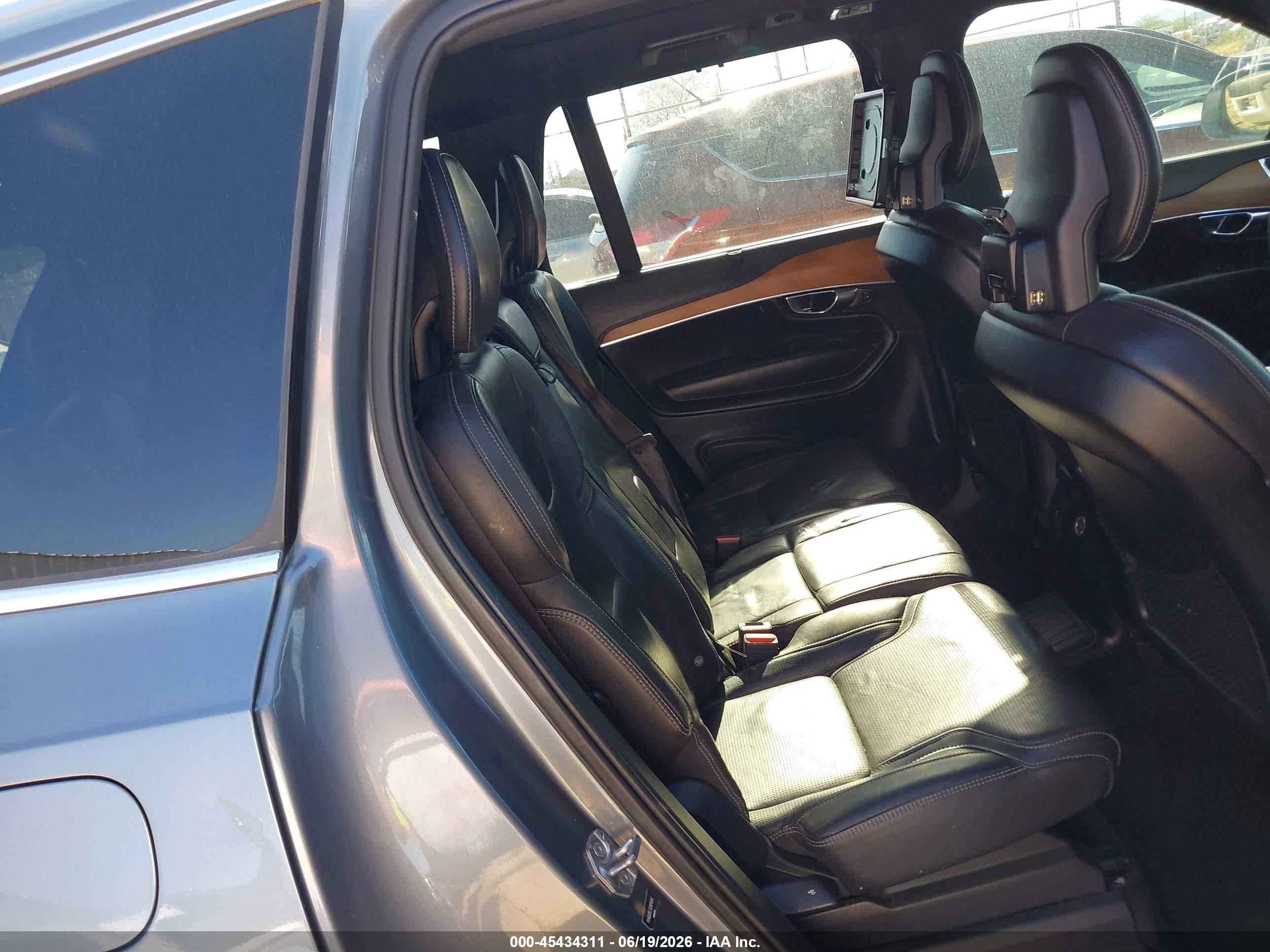 2016 Volvo XC90 VIN YV4BC0PL5G1074645 IAAI salvage auction — Normal Wear, Clear-Dealer Only (Arizona), sold $5,550 on 2026-07-02 (photo 8)