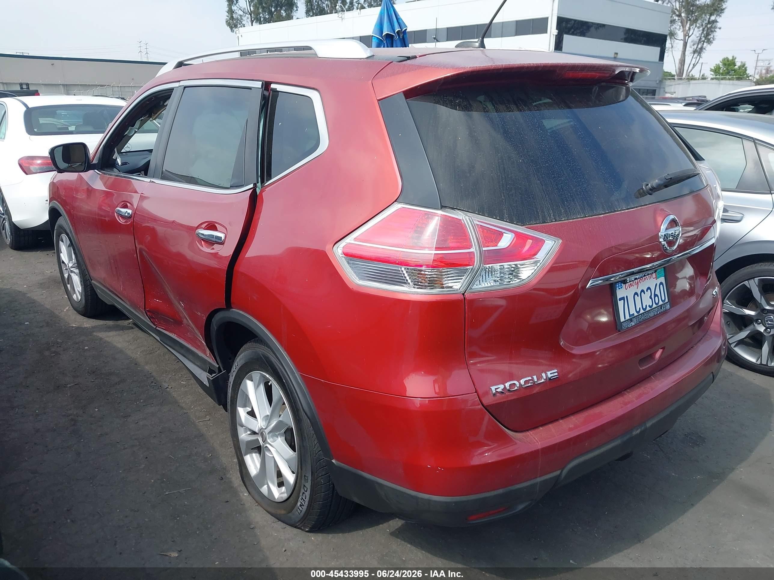 2015 Nissan Rogue VIN KNMAT2MT7FP502757 IAAI salvage auction — Side, Salvage Certificate (California), sold $1,050 on 2026-09-11 (photo 3)