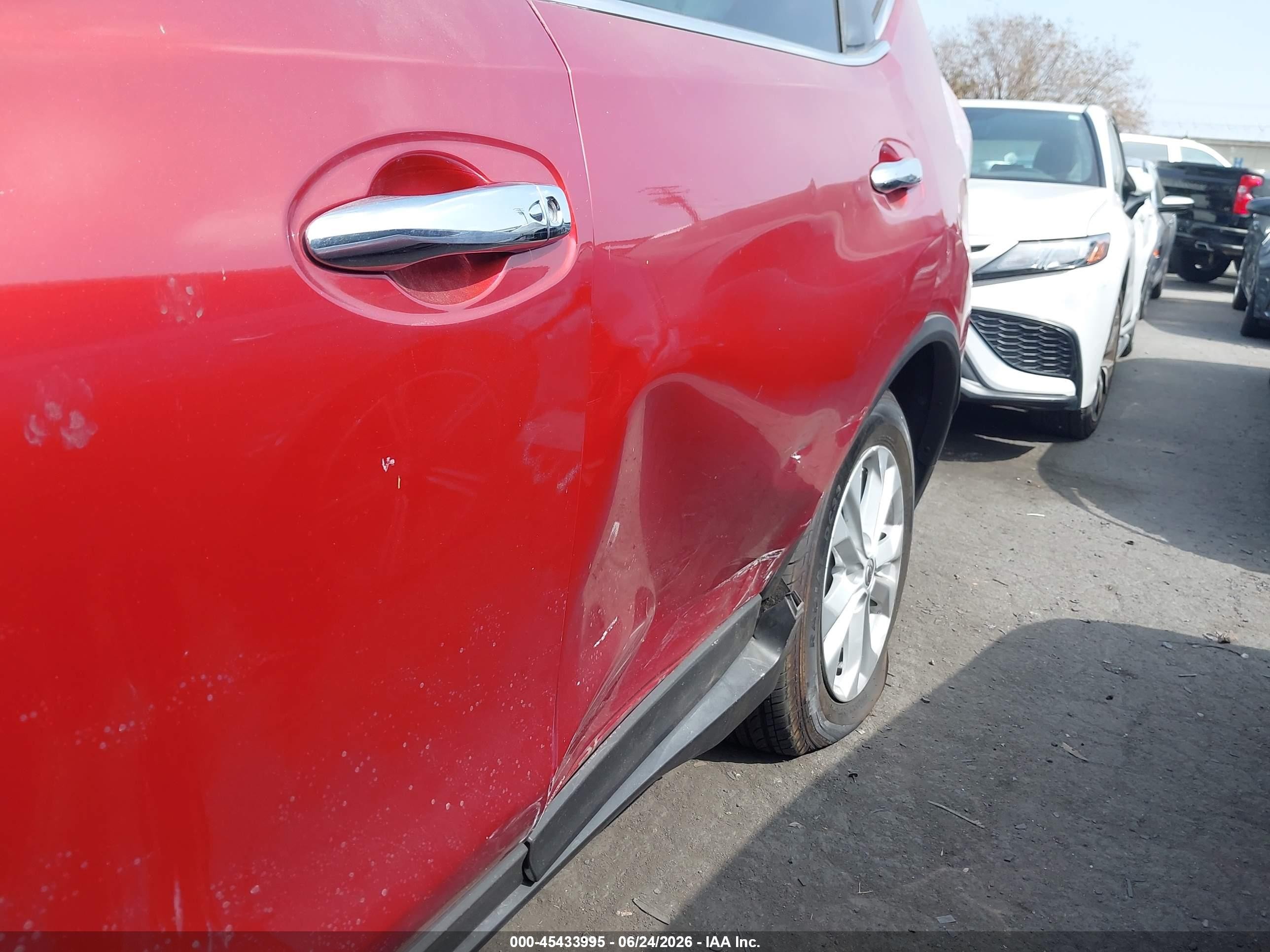 2015 Nissan Rogue VIN KNMAT2MT7FP502757 IAAI salvage auction — Side, Salvage Certificate (California), sold $1,050 on 2026-09-11 (photo 6)