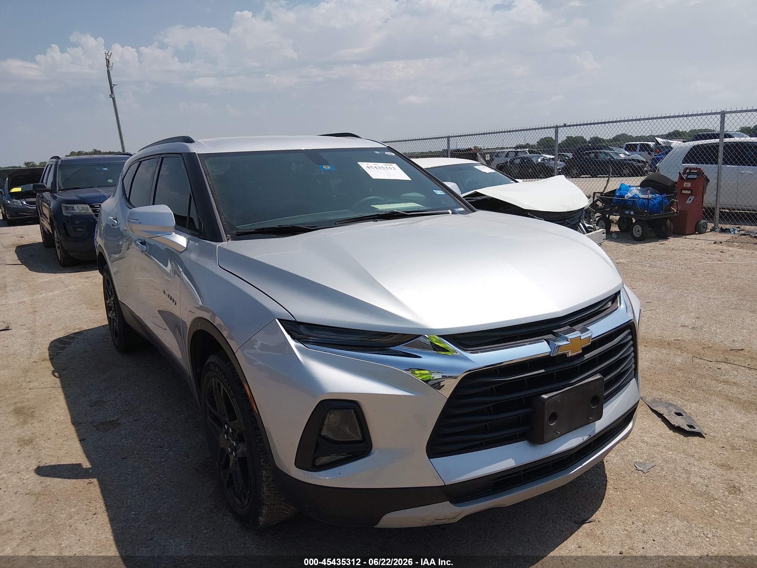 2021 Chevrolet Blazer VIN 3GNKBBRAXMS563198 — IAAI salvage auction photo