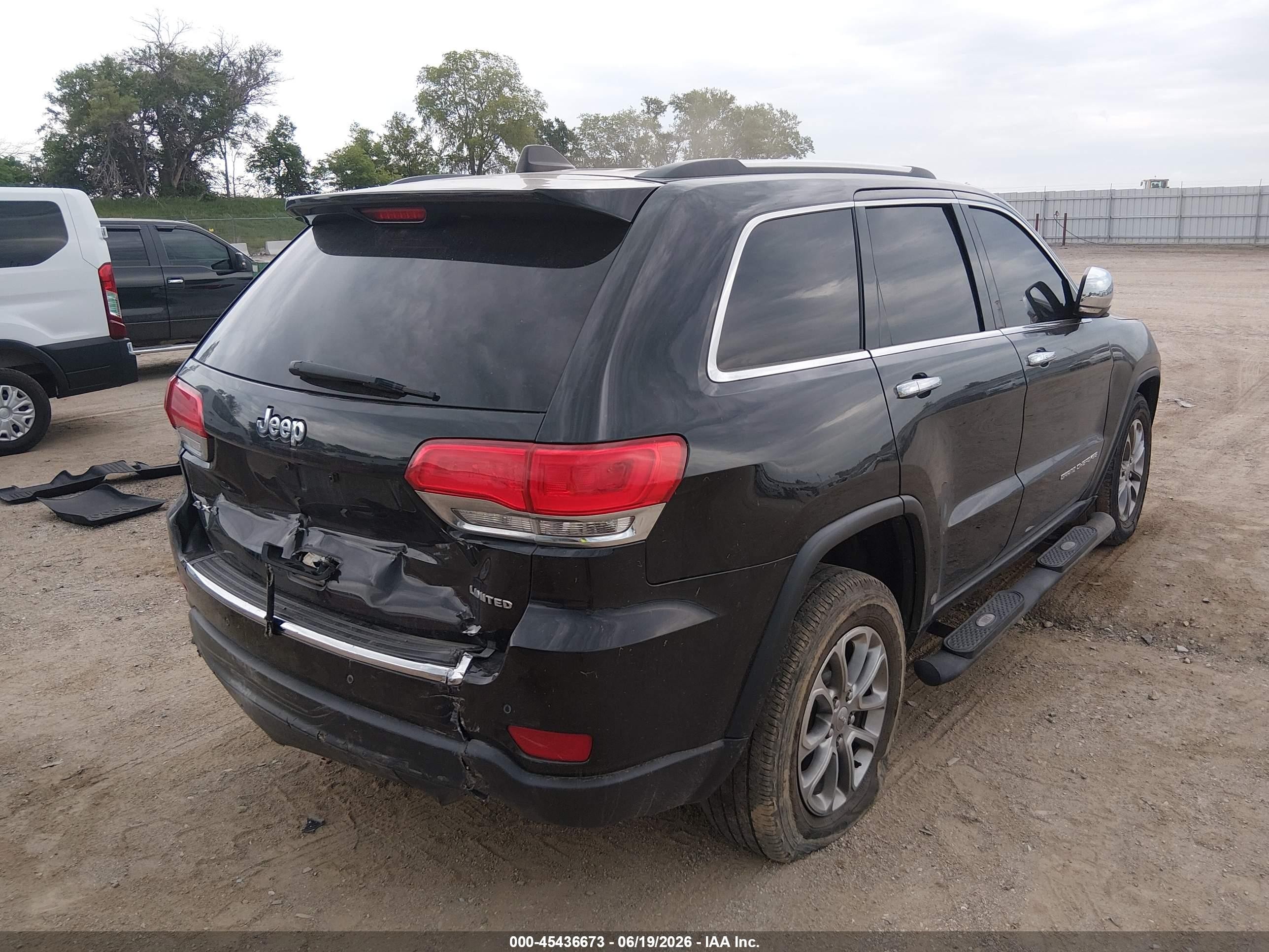 2015 Jeep Grand Cherokee VIN 1C4RJFBGXFC913759 IAAI salvage auction — Rear End, Certificate Of Title (Nebraska), sold $2,600 on 2026-07-12 (photo 4)
