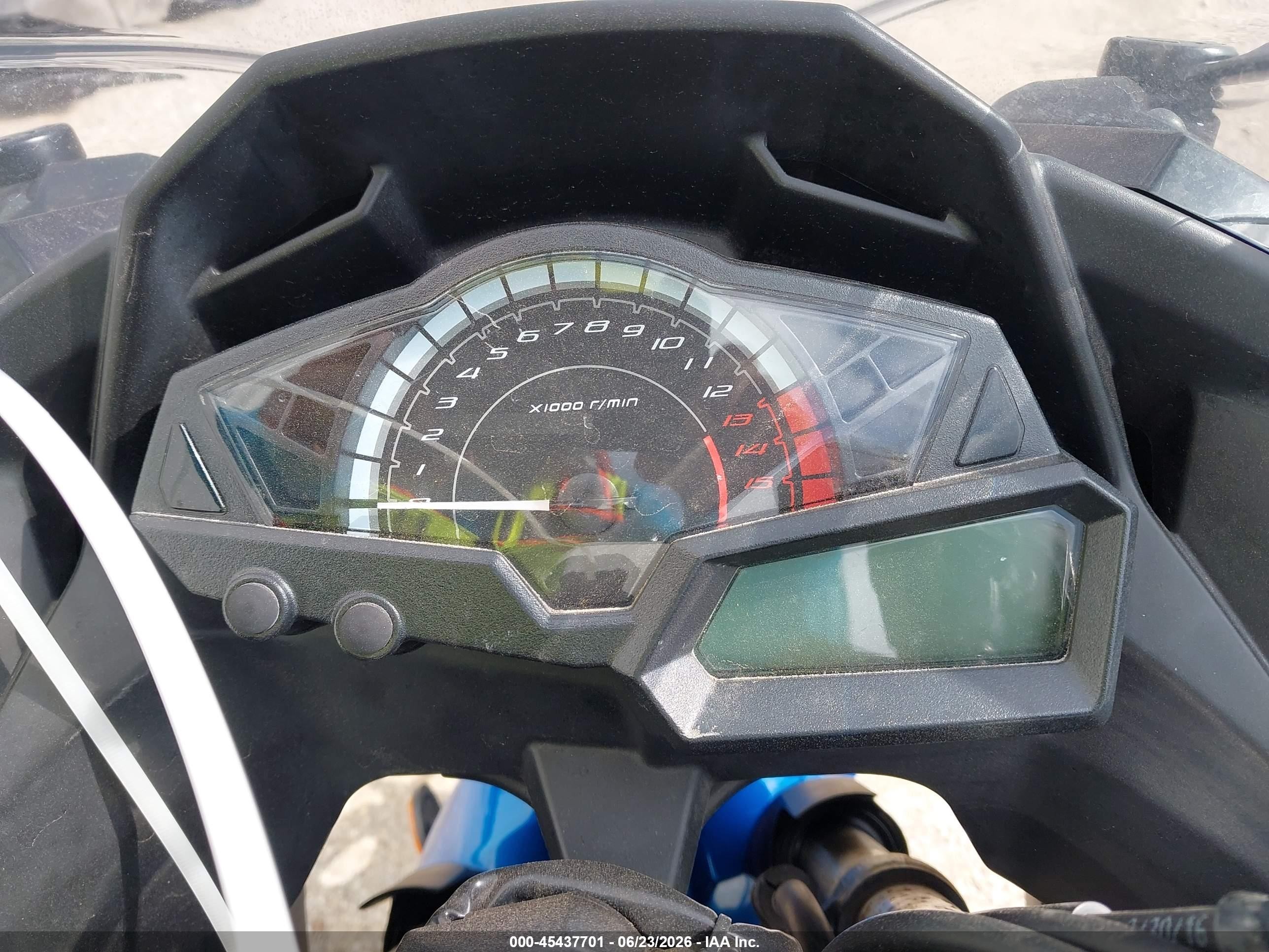 2017 Kawasaki Ninja VIN JKAEX8B18HDA33819 IAAI salvage auction — Side, Original (Texas), sold $650 on 2026-09-09 (photo 7)