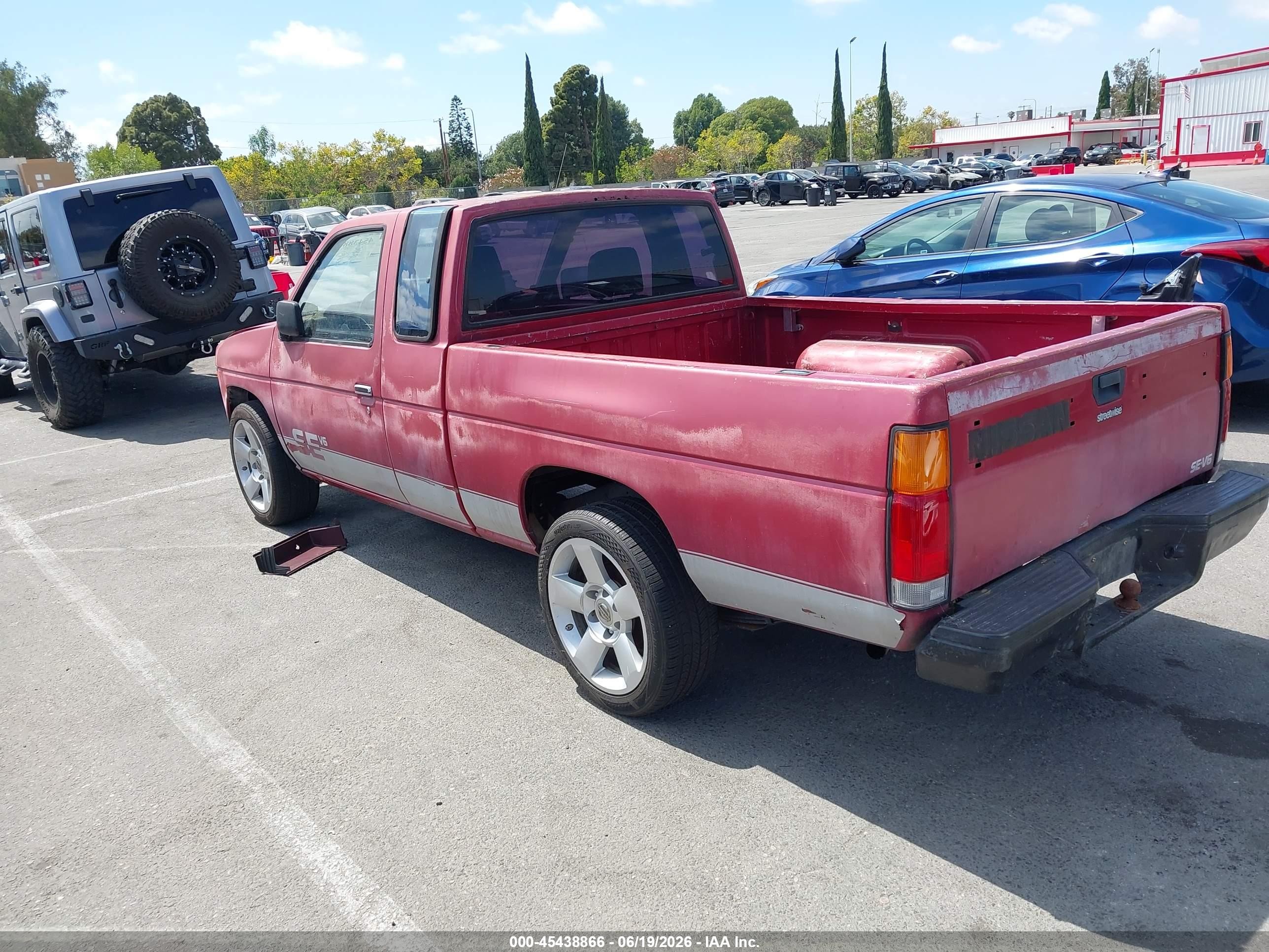 1992 Nissan Truck VIN 1N6HD16SXNC359445 IAAI salvage auction — Unknown, Salvage (California), sold $450 on 2026-07-09 (photo 3)