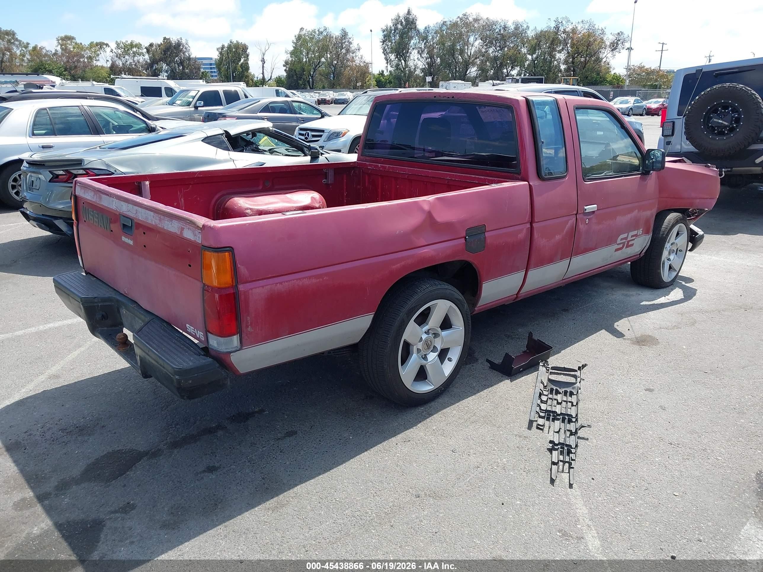 1992 Nissan Truck VIN 1N6HD16SXNC359445 IAAI salvage auction — Unknown, Salvage (California), sold $450 on 2026-07-09 (photo 4)