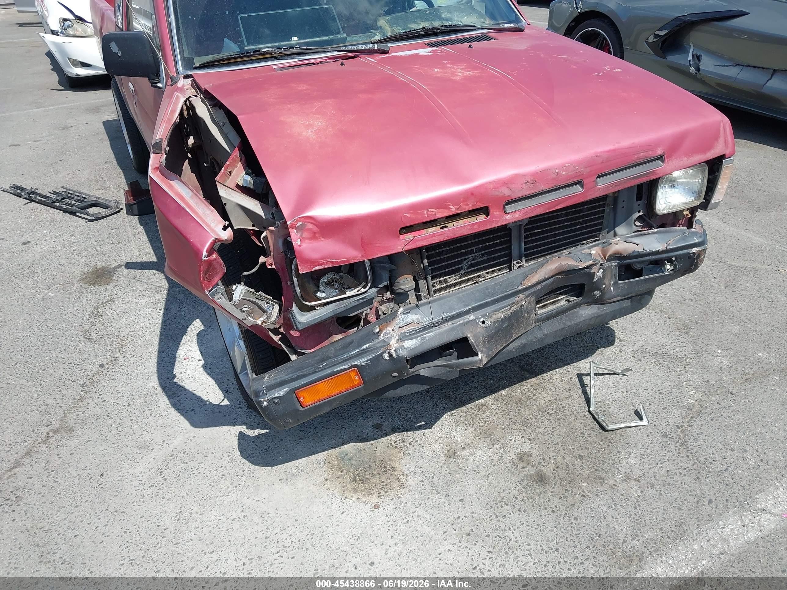 1992 Nissan Truck VIN 1N6HD16SXNC359445 IAAI salvage auction — Unknown, Salvage (California), sold $450 on 2026-07-09 (photo 6)