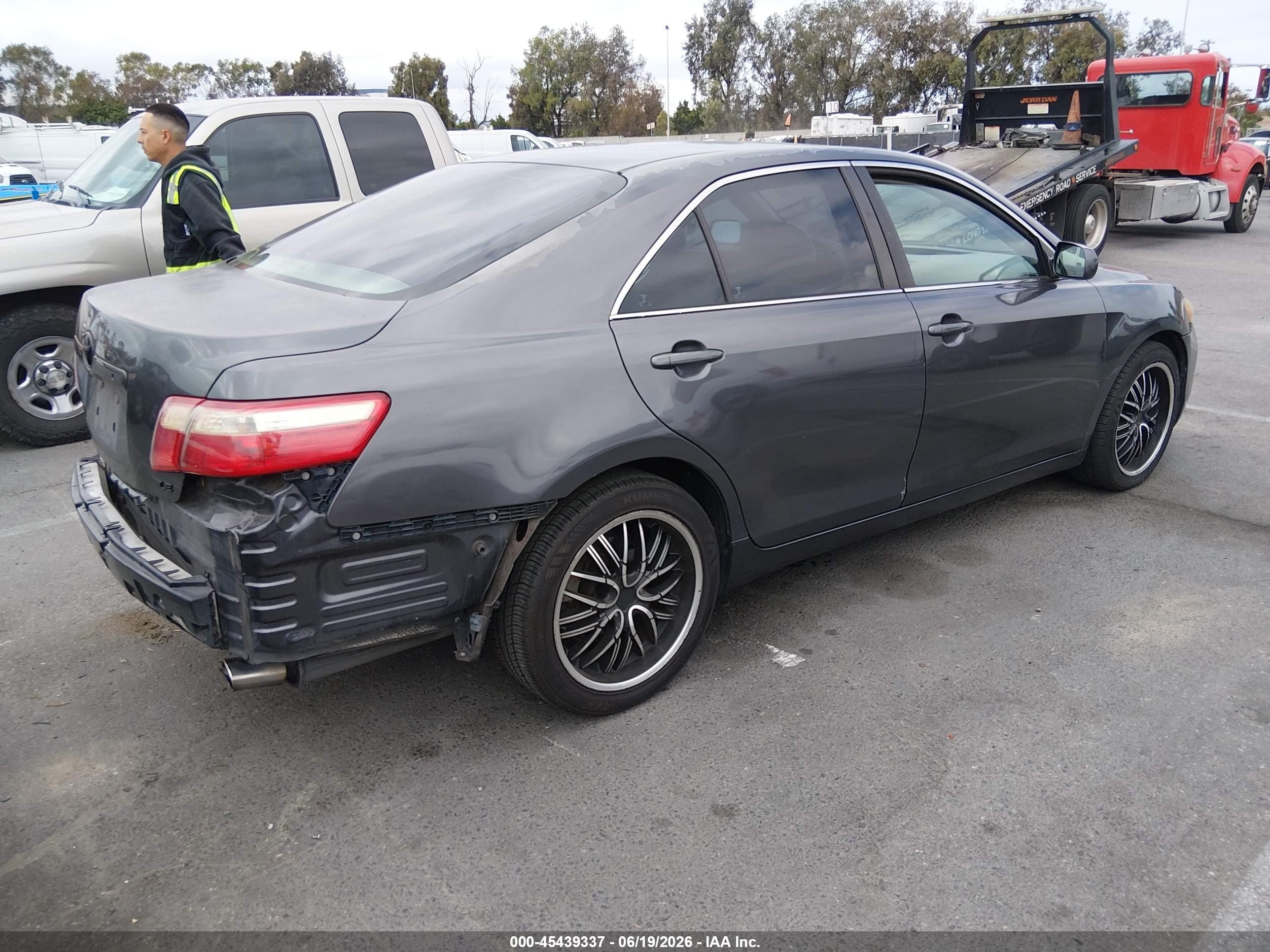 2007 Toyota Camry VIN 4T1BE46K97U657159 IAAI salvage auction — Rear End, Clear Salvage History (California), sold $550 on 2026-07-09 (photo 4)
