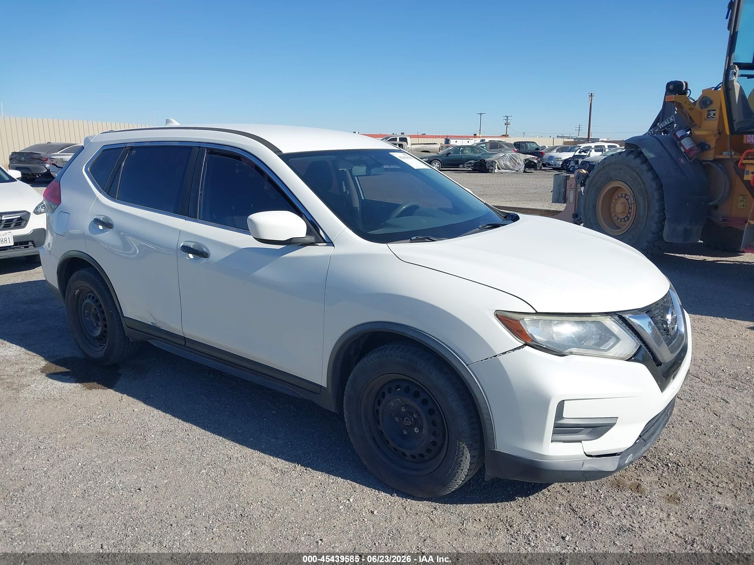 2017 Nissan Rogue Sport VIN JN8AT2MT7HW135873 IAAI salvage auction — Normal Wear, Clear (California), sold $750 on 2026-07-09 (photo 1)