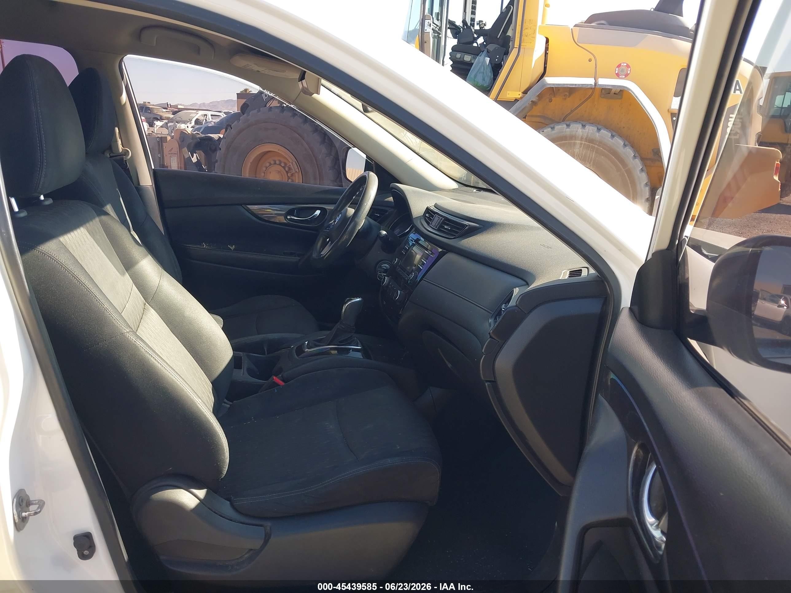 2017 Nissan Rogue Sport VIN JN8AT2MT7HW135873 IAAI salvage auction — Normal Wear, Clear (California), sold $750 on 2026-07-09 (photo 5)