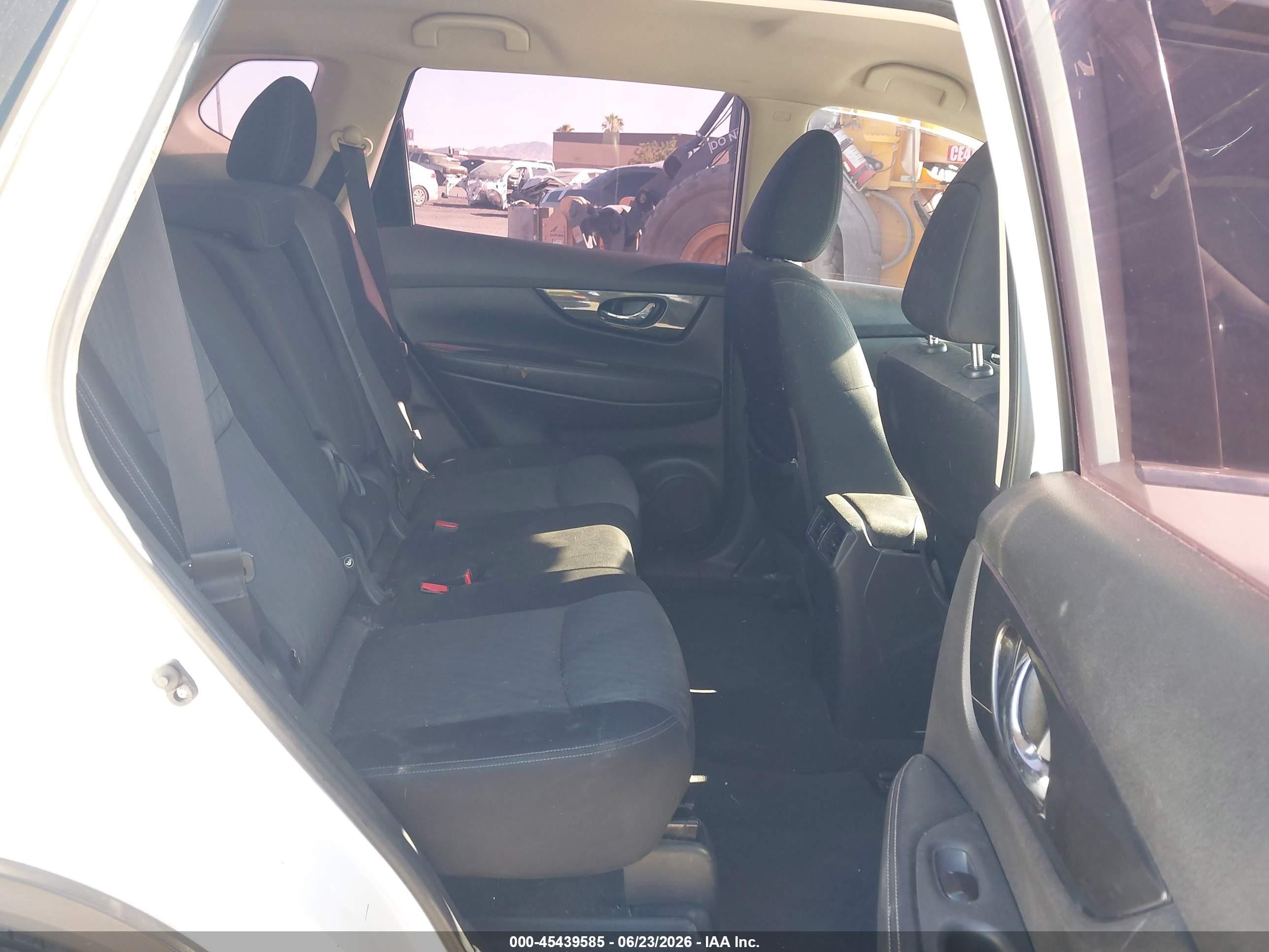 2017 Nissan Rogue Sport VIN JN8AT2MT7HW135873 IAAI salvage auction — Normal Wear, Clear (California), sold $750 on 2026-07-09 (photo 8)