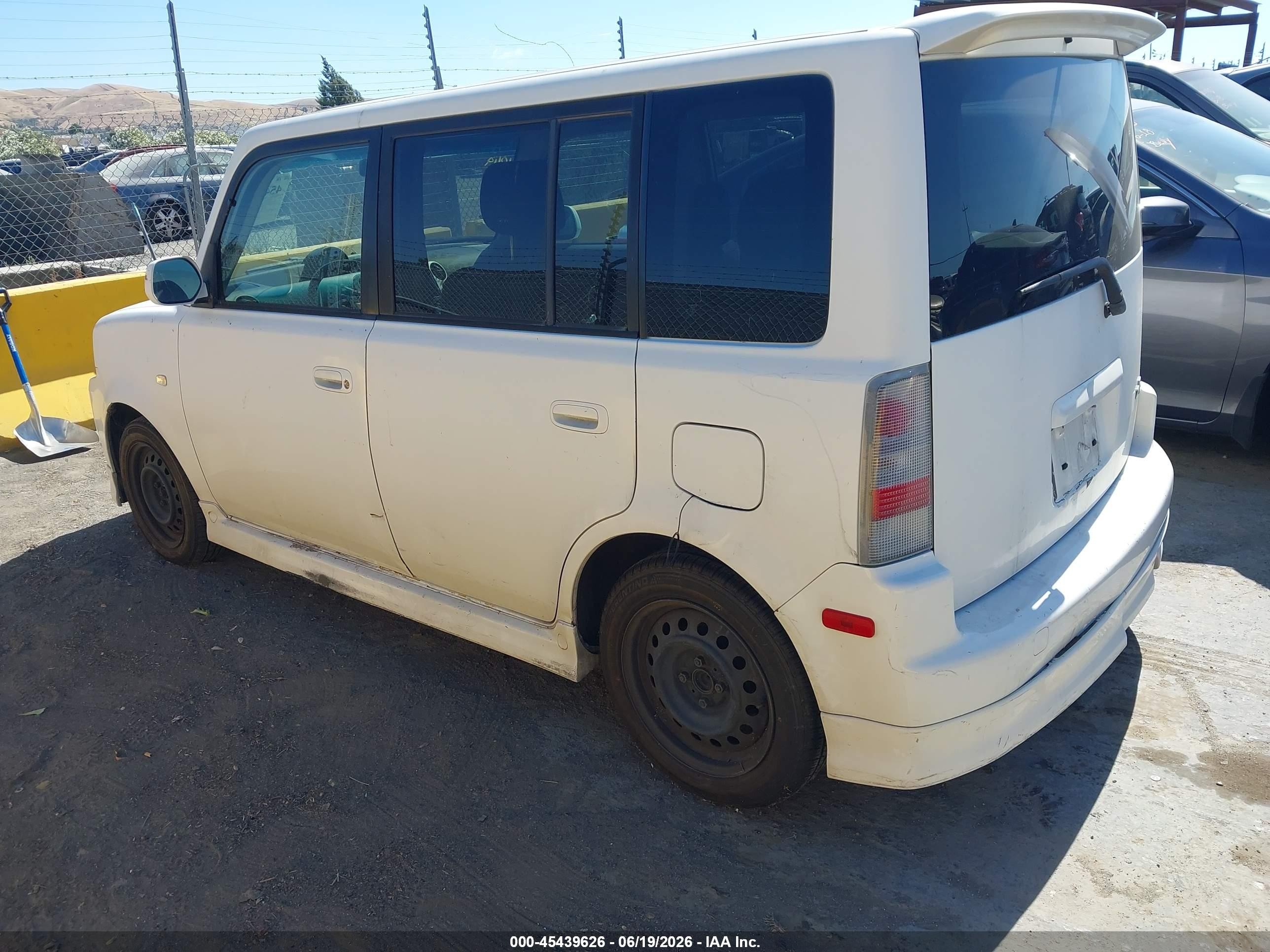 2004 Scion xB VIN JTLKT324840169713 IAAI salvage auction — Normal Wear, Clear - Dealer Only (California), sold $325 on 2026-07-09 (photo 3)