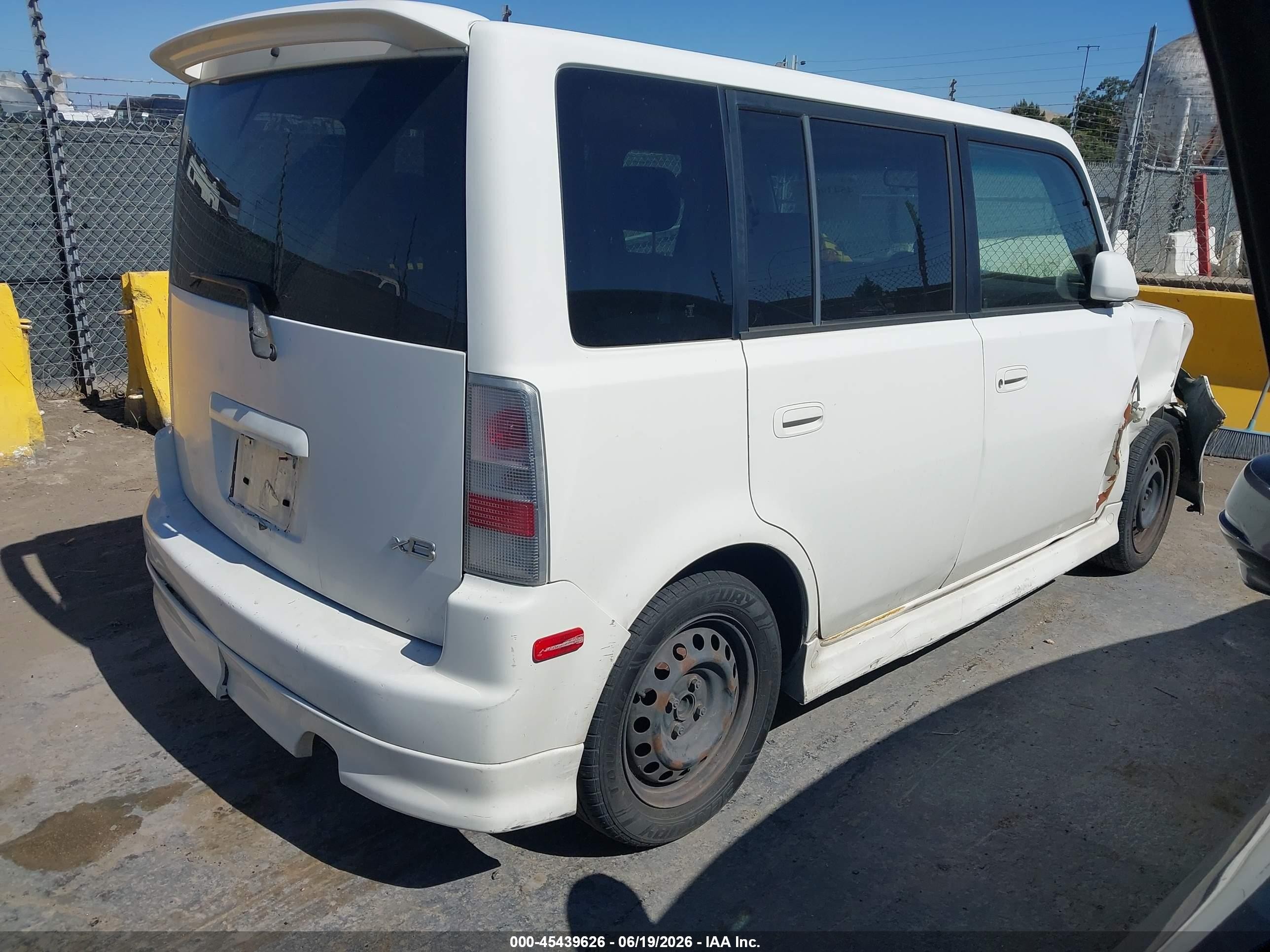 2004 Scion xB VIN JTLKT324840169713 IAAI salvage auction — Normal Wear, Clear - Dealer Only (California), sold $325 on 2026-07-09 (photo 4)