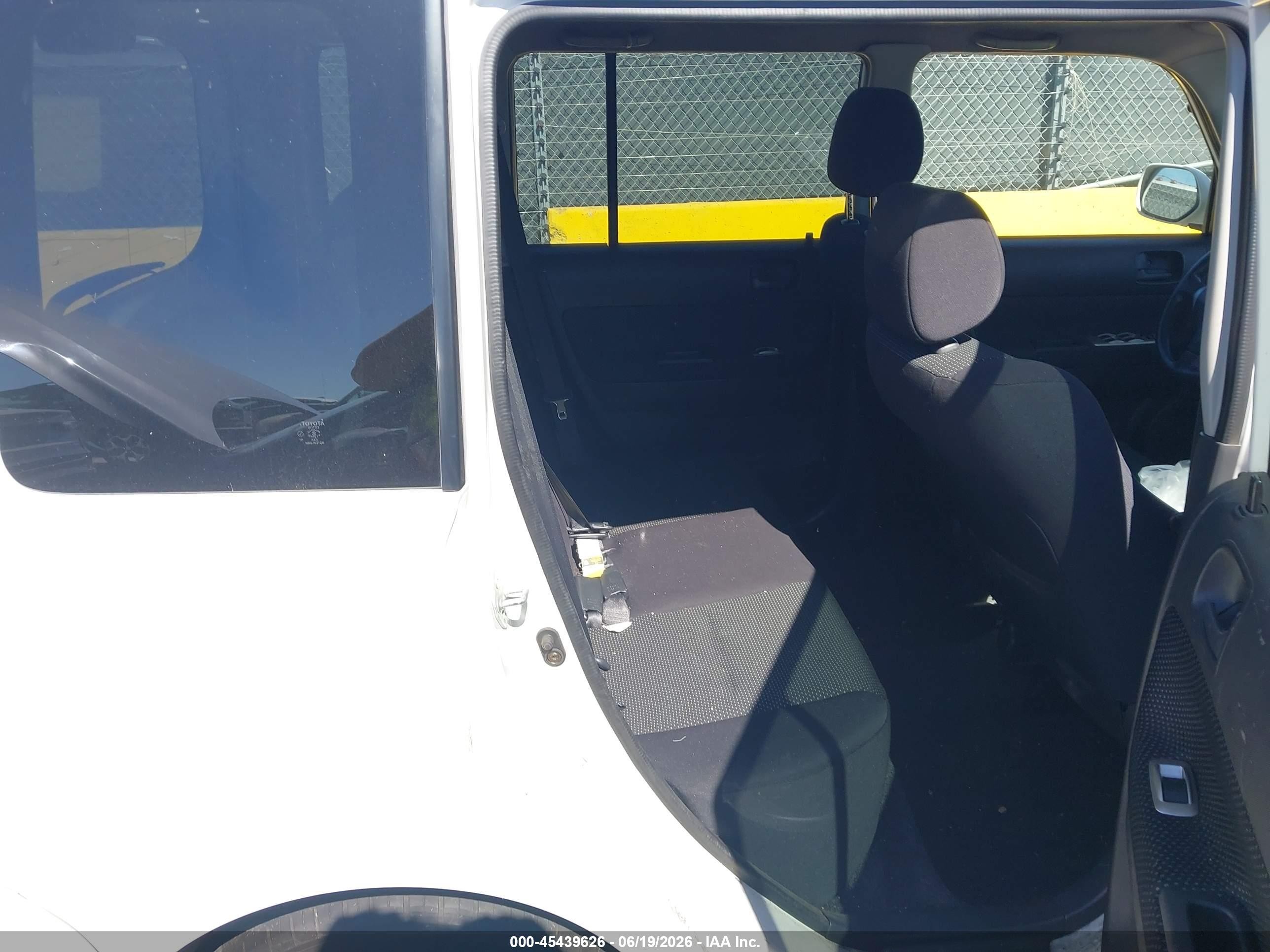 2004 Scion xB VIN JTLKT324840169713 IAAI salvage auction — Normal Wear, Clear - Dealer Only (California), sold $325 on 2026-07-09 (photo 8)