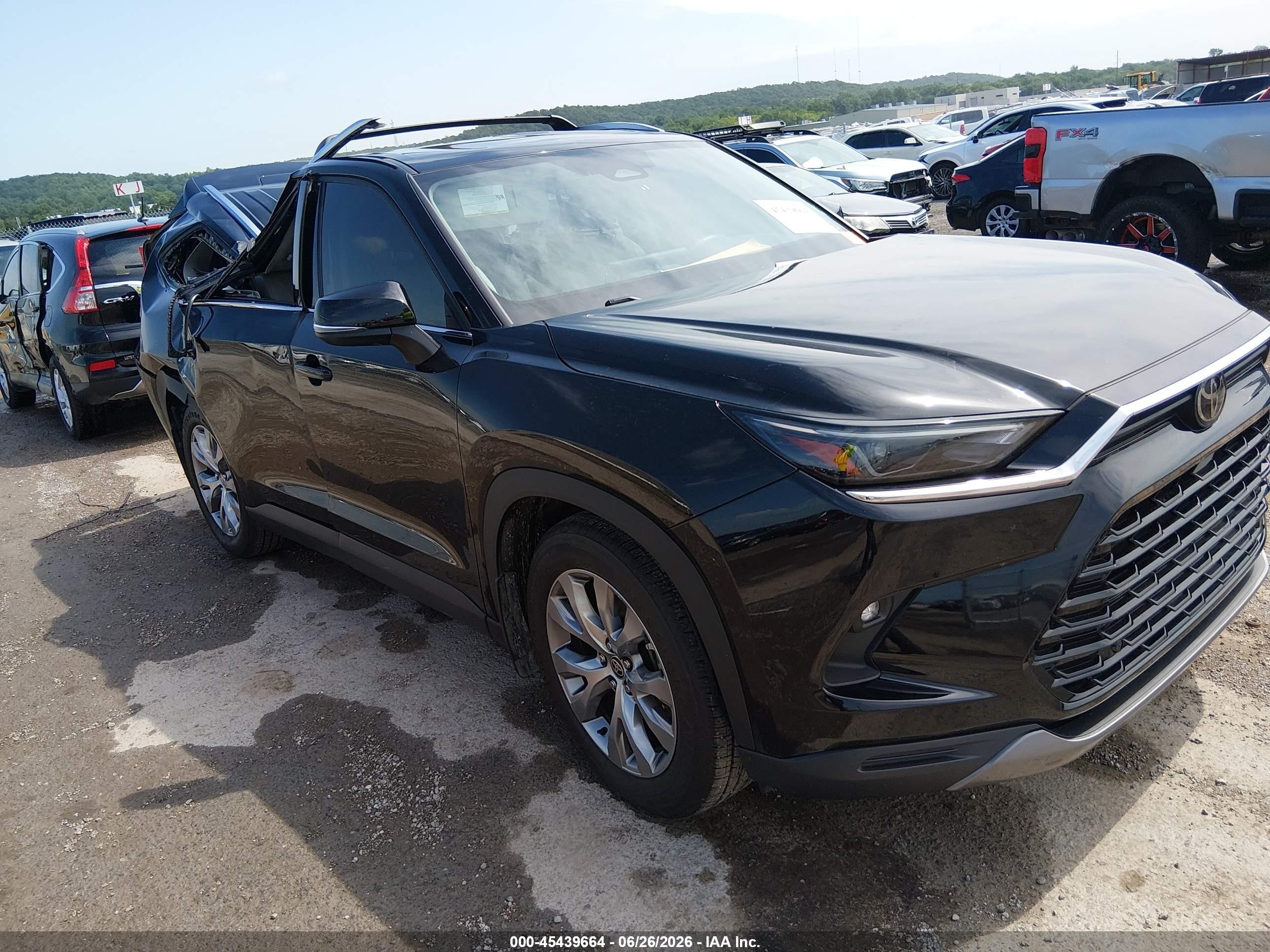 2024 Toyota Highlander VIN 5TDAAAB53RS030975 — IAAI salvage auction photo