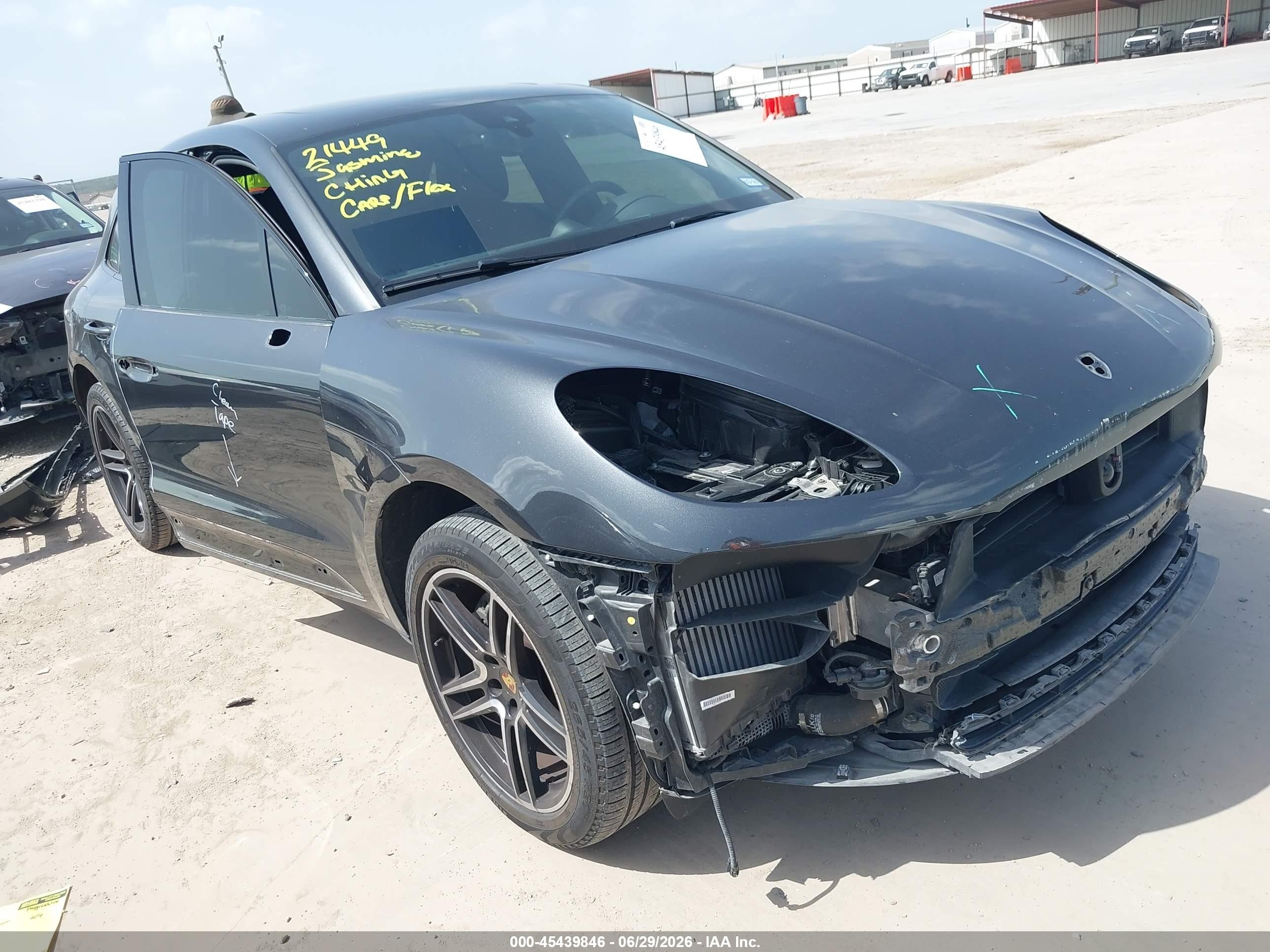 2021 Porsche Macan VIN WP1AB2A51MLB34104 — IAAI salvage auction photo