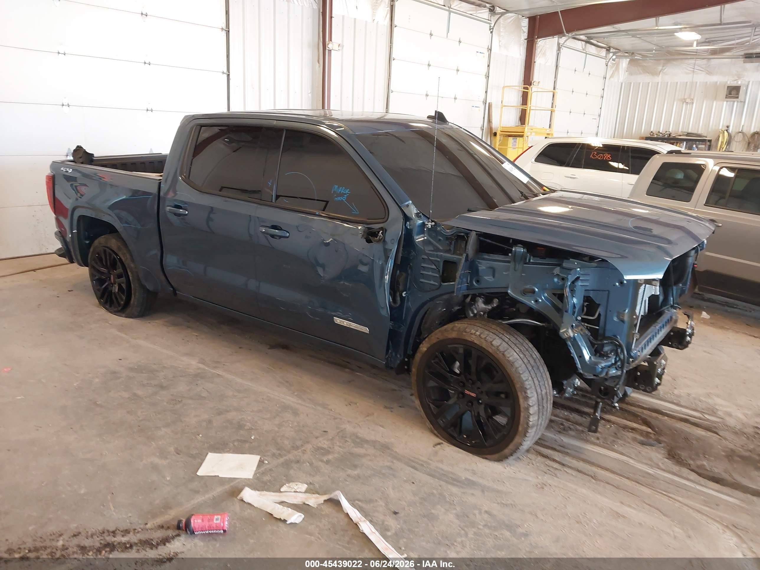 2026 GMC Sierra 1500 VIN 1GTUUCED0TZ342440 — IAAI salvage auction photo
