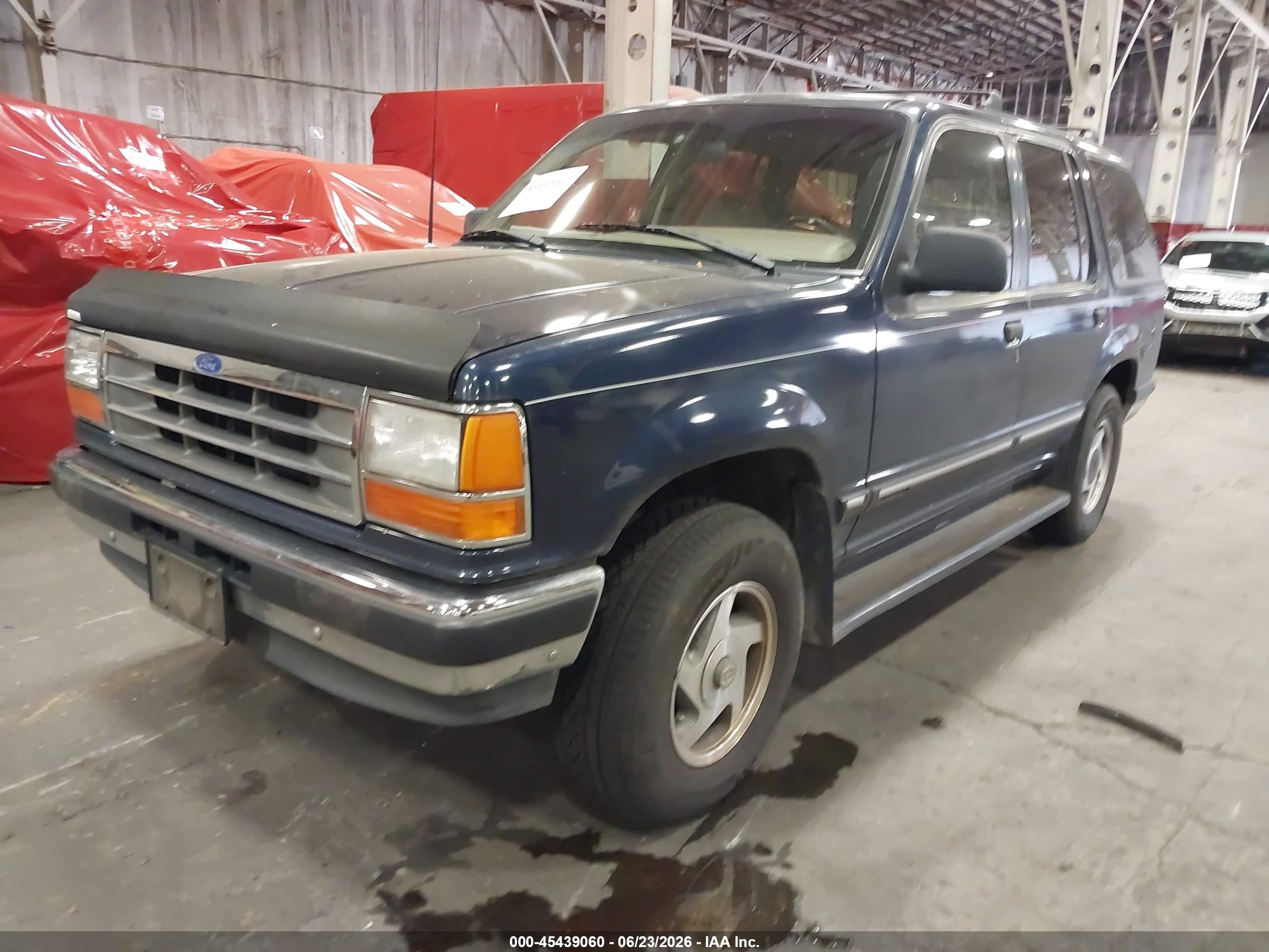 1992 Ford Explorer VIN 1FMDU34X0NUD94805 IAAI salvage auction — Normal Wear, Clear-Dealer Only (Oregon), sold $625 on 2026-07-09 (photo 2)