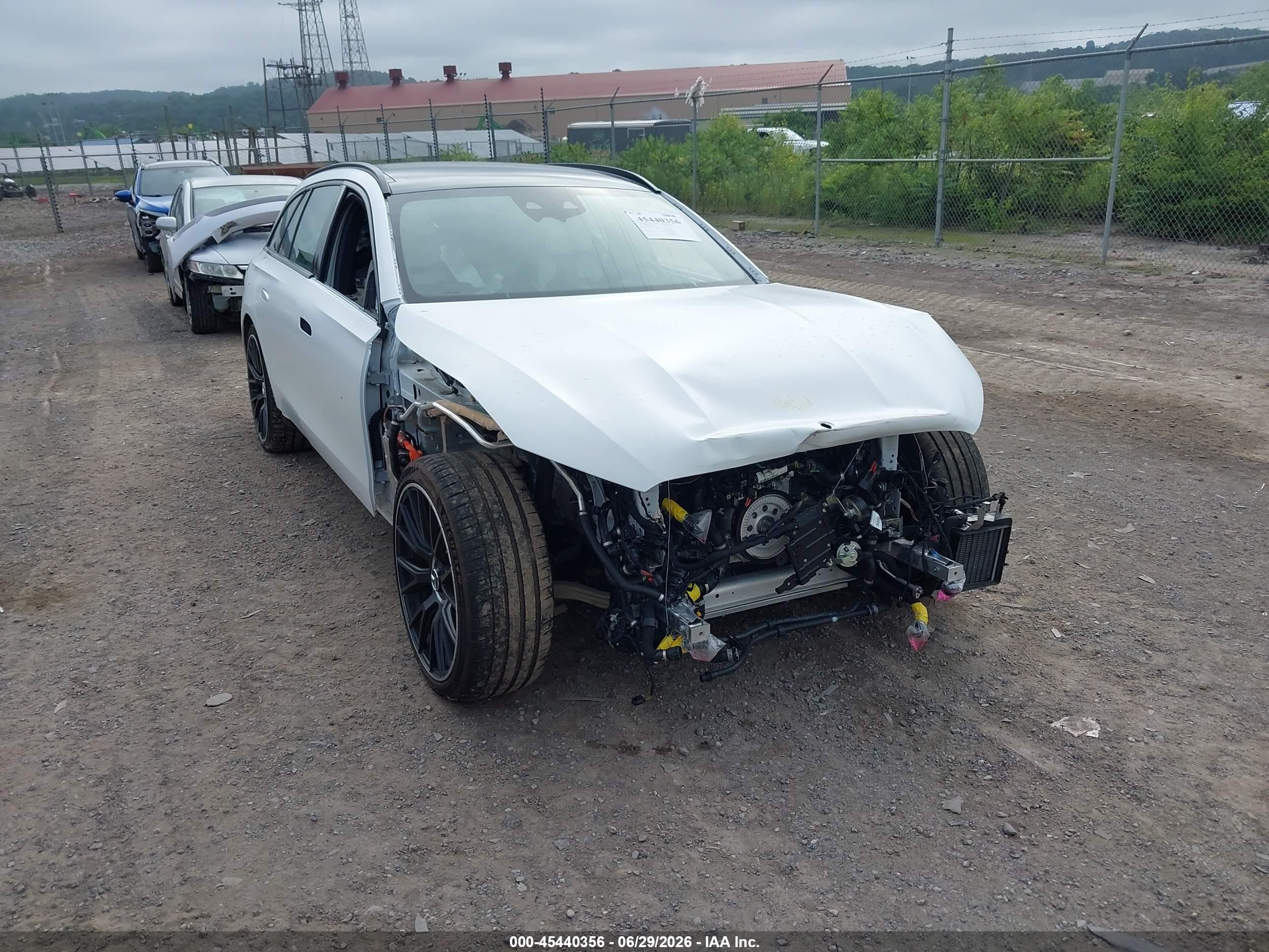 2026 Mercedes-Benz E-Class VIN W1KLH6DB9TA218026 — IAAI salvage auction photo