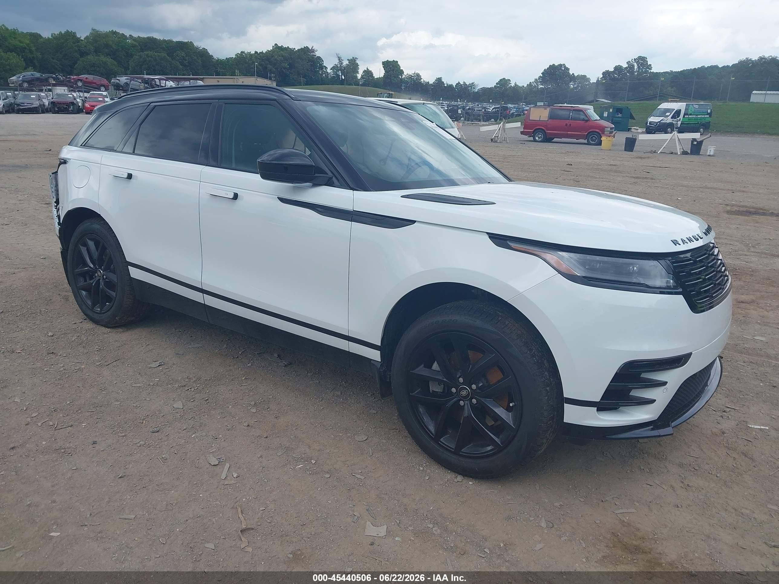 2025 Land Rover Range Rover Velar VIN SALYL2EXXSA808552 — IAAI salvage auction photo