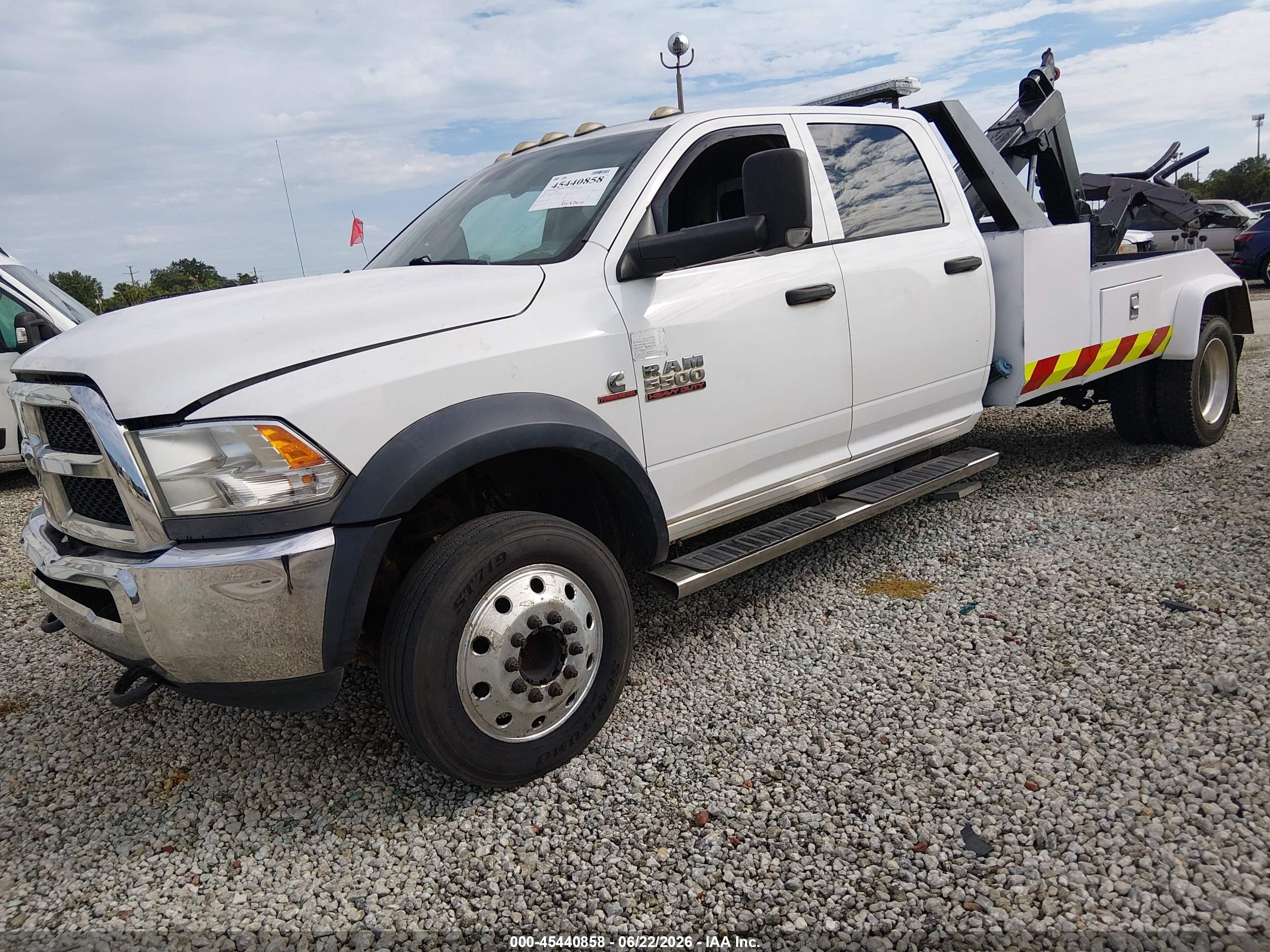 2017 Ram 5500 VIN 3C7WRNFL1HG658497 IAAI salvage auction — Front End, Rebuildable (Florida), sold $10,700 on 2026-07-01 (photo 2)