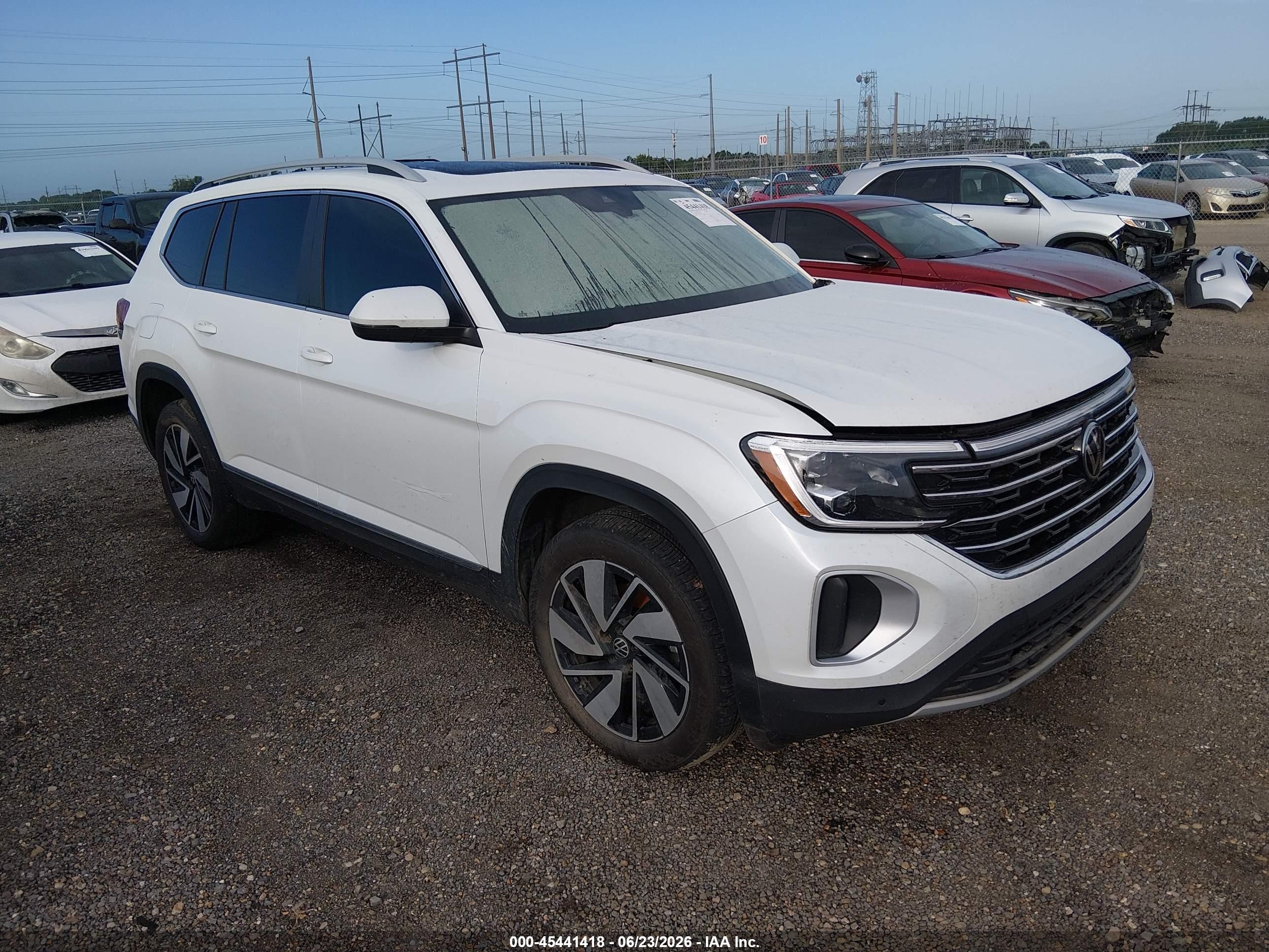 2025 Volkswagen Atlas VIN 1V2BR2CA3SC546421 — IAAI salvage auction photo